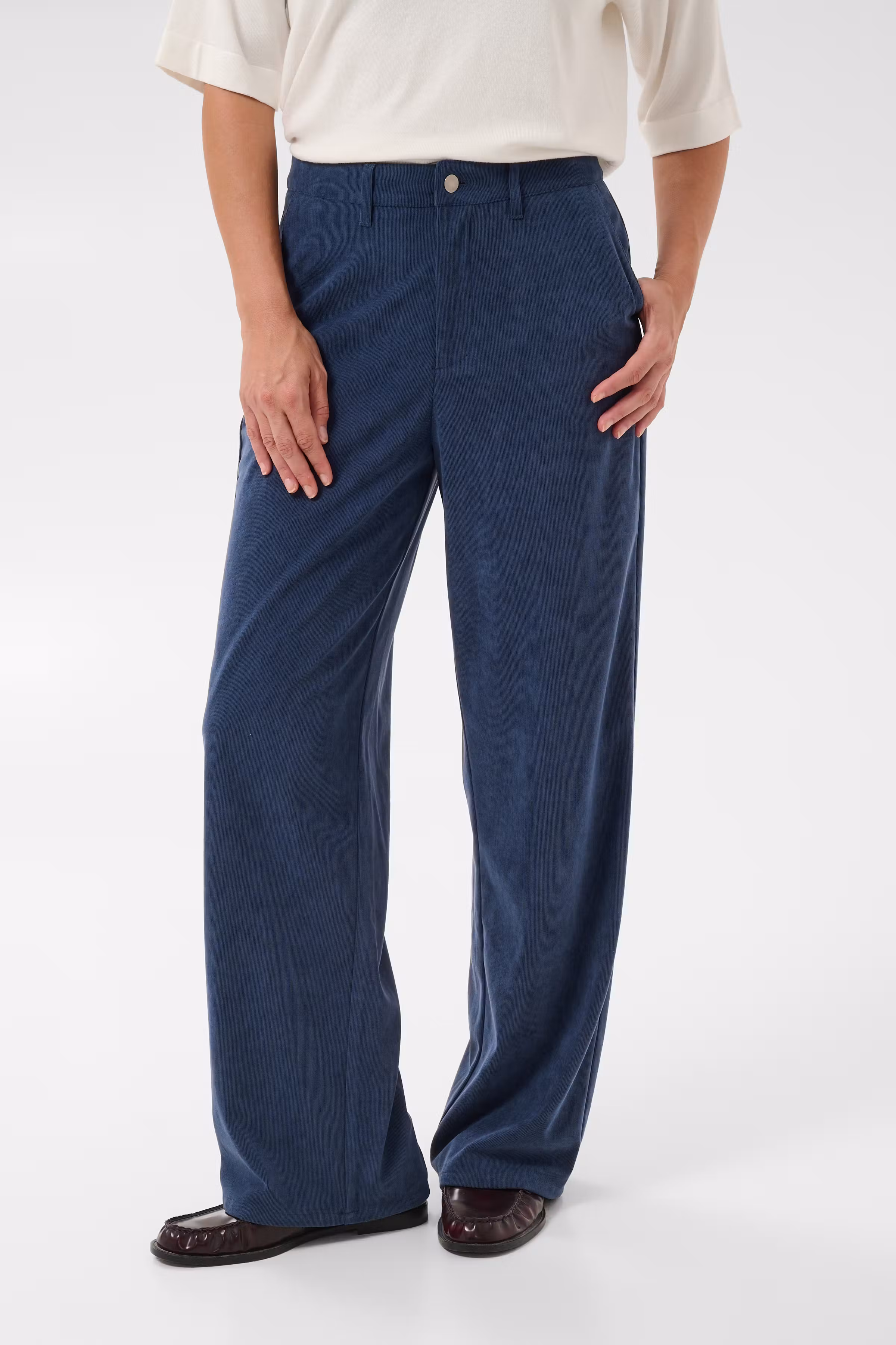 KAsvaja Trousers LOOKBOOK FRONT 10513081-106706