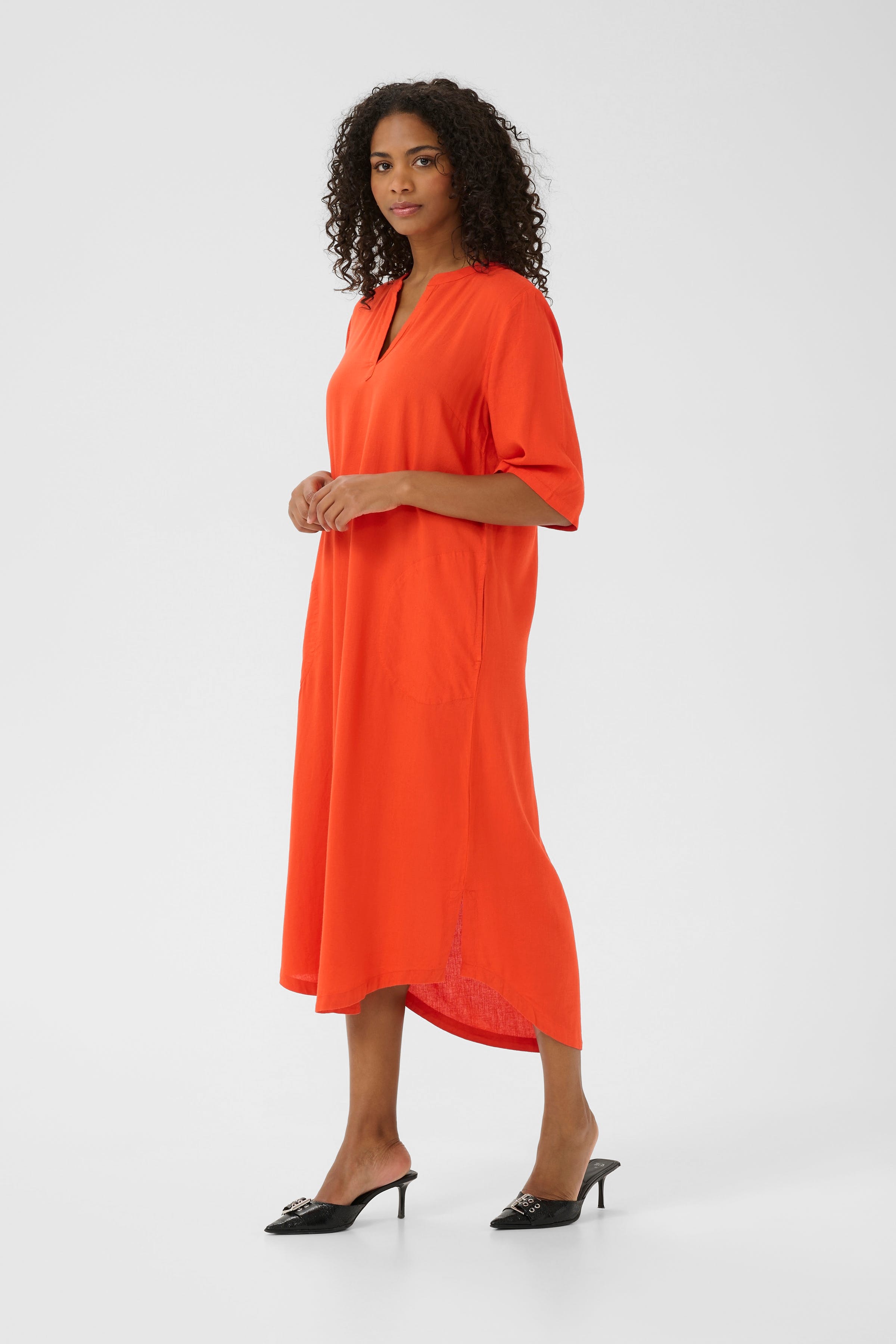 KAmilia Linen dress LOOKBOOK FRONT 10508312-171558