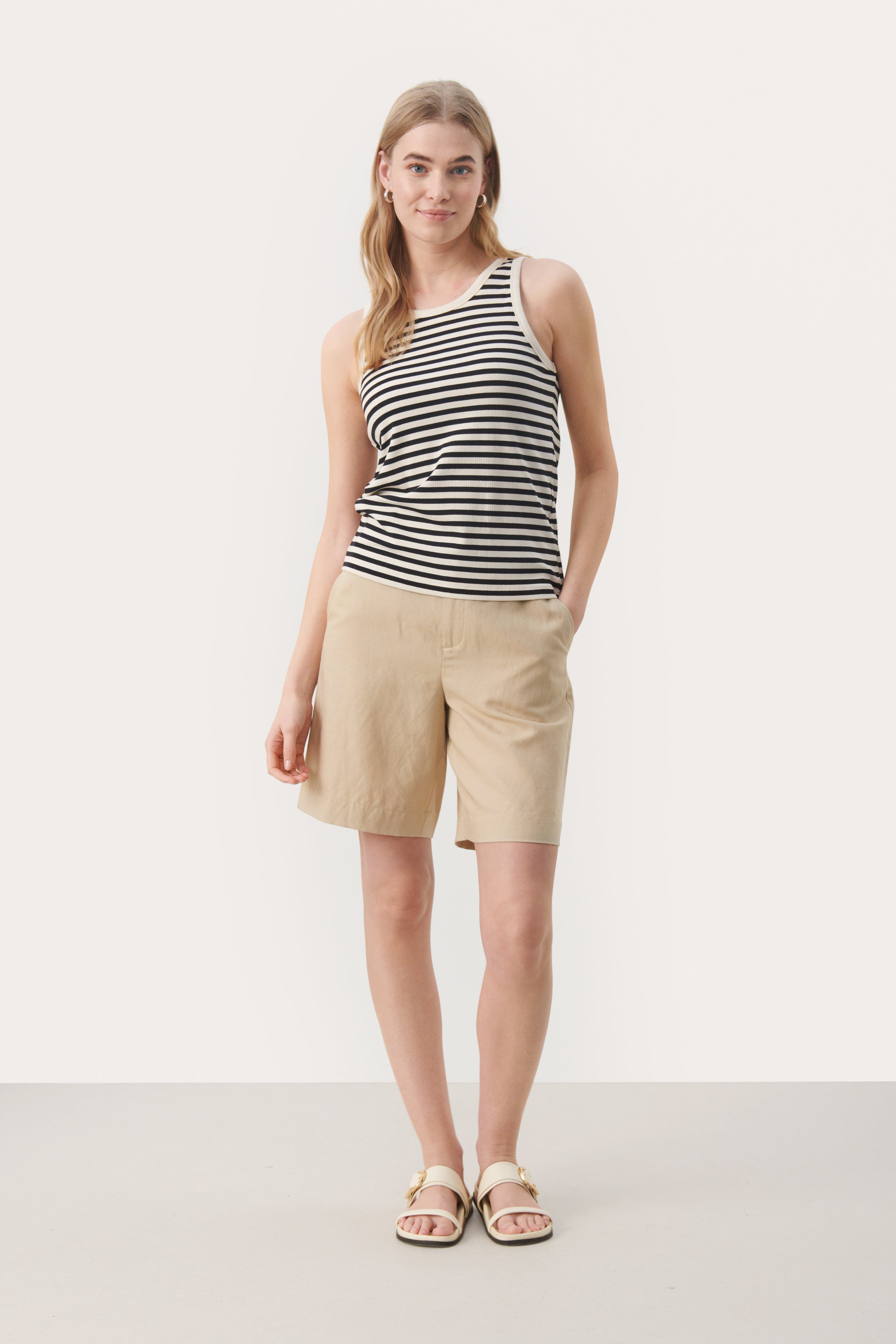 GreciaPW Top LOOKBOOK FRONT 30308638-302914