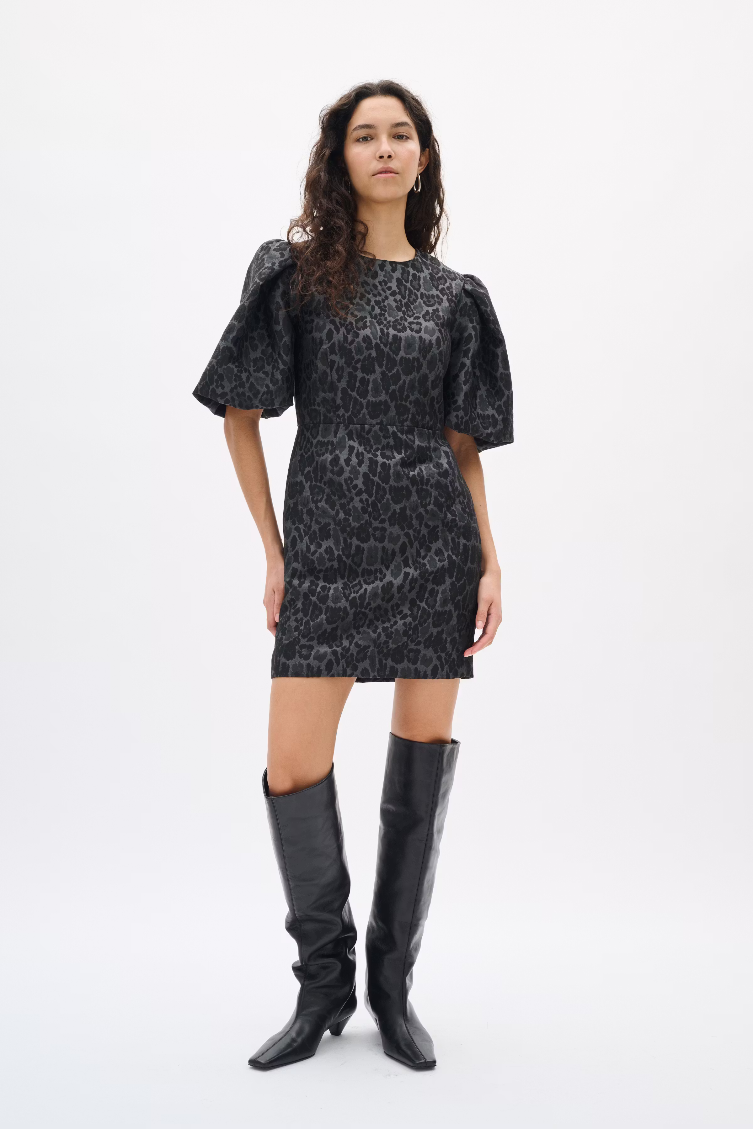 ZINAIW Klänning LOOKBOOK FRONT 30112094-194008