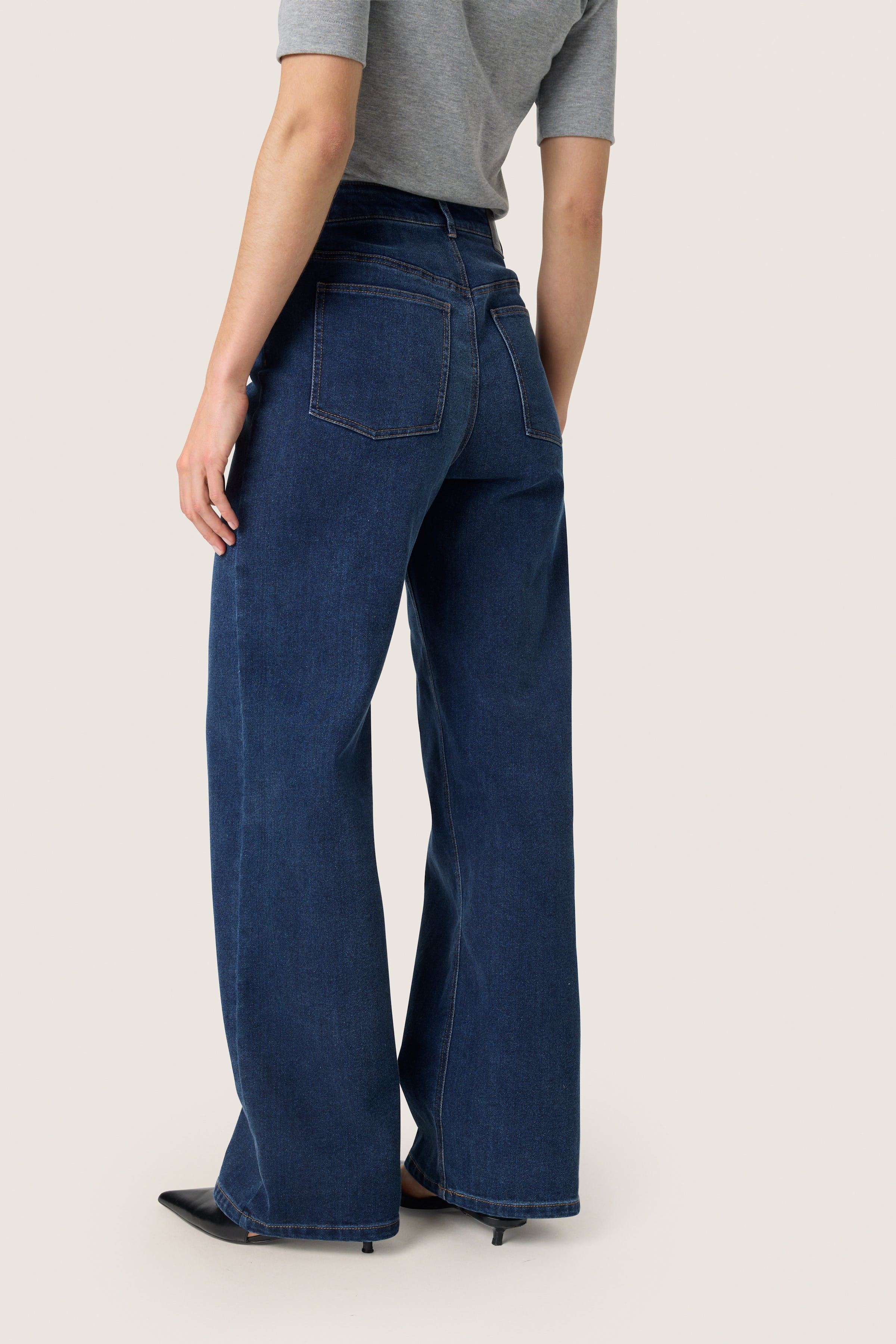 SLCalianna Jeans LOOKBOOK BACK 30408475-301728