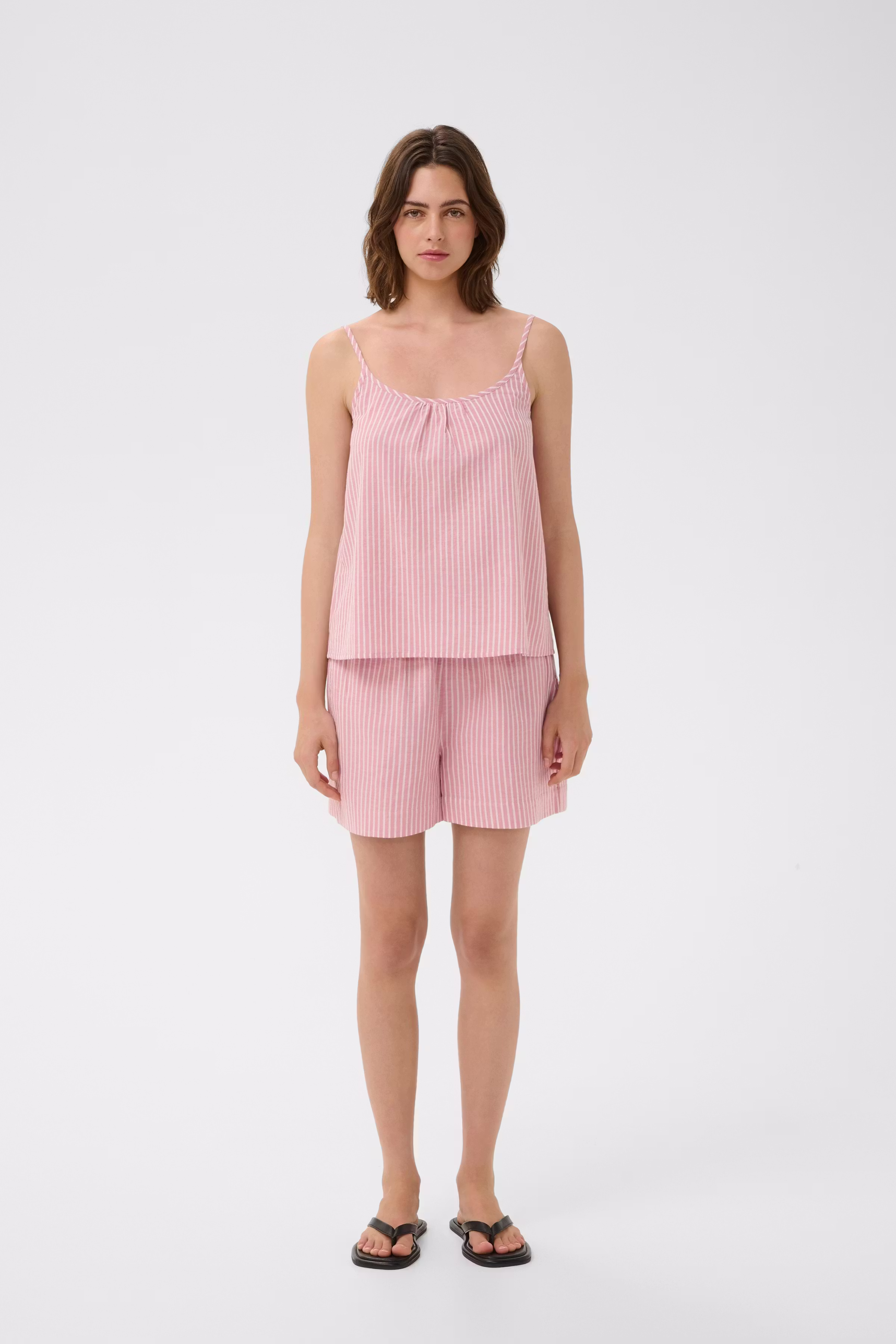 BillyIW Top LOOKBOOK FRONT 30111222-305434