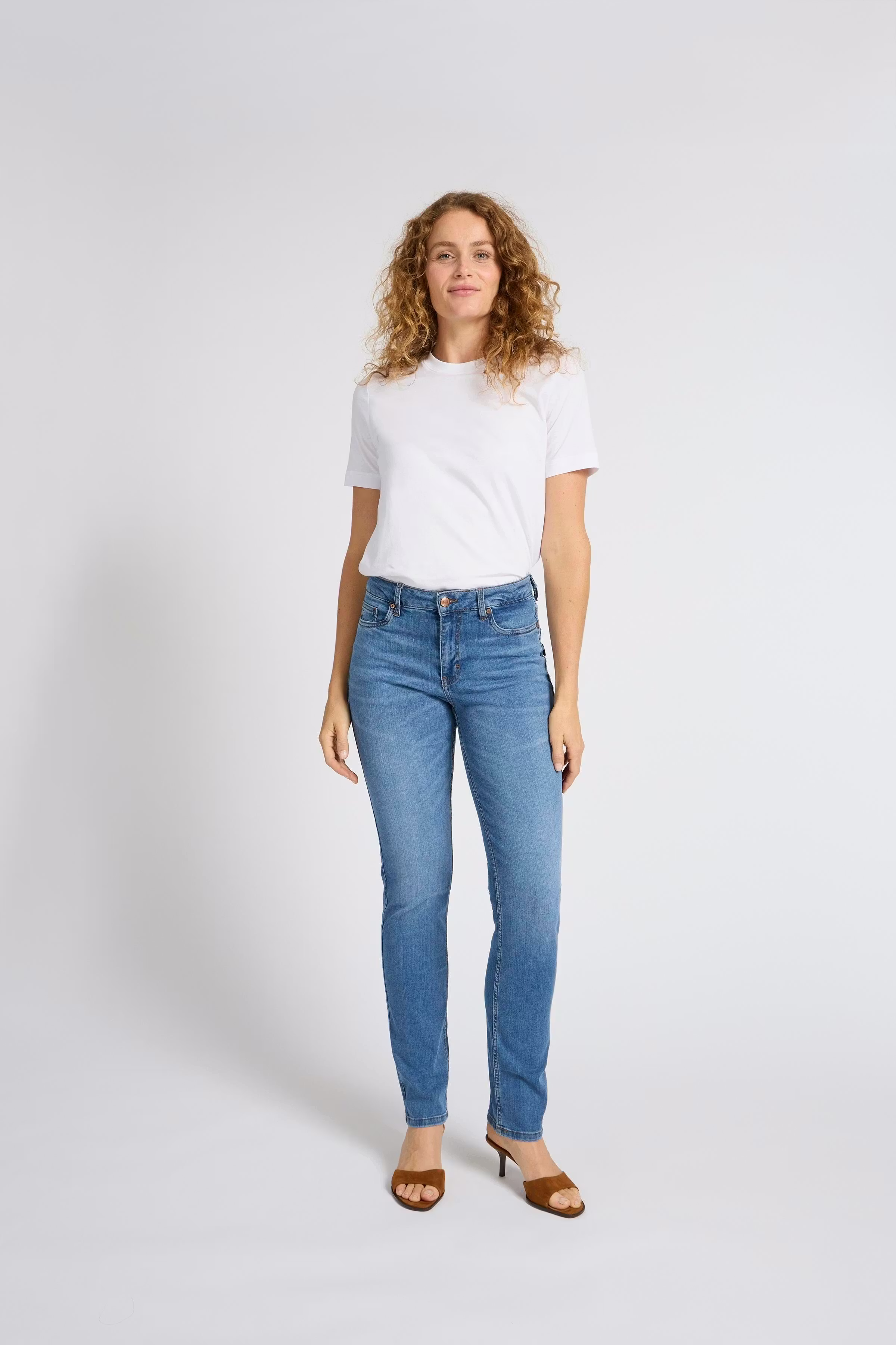 PZEMMA HW Jeans Medium Straight Leg LOCATION NONE 50206336-200005