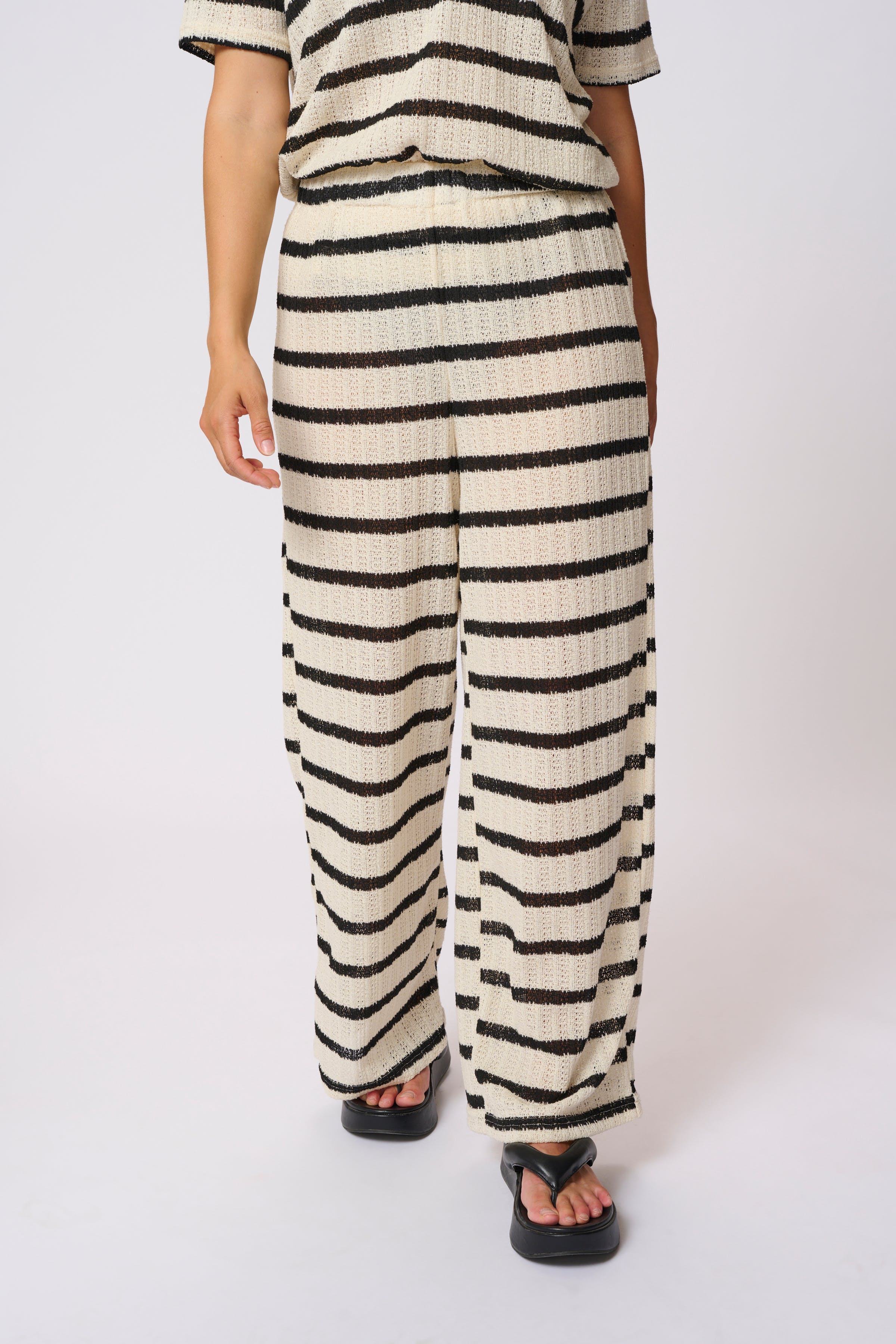 KAedith Trousers LOOKBOOK FRONT 10509964-107485