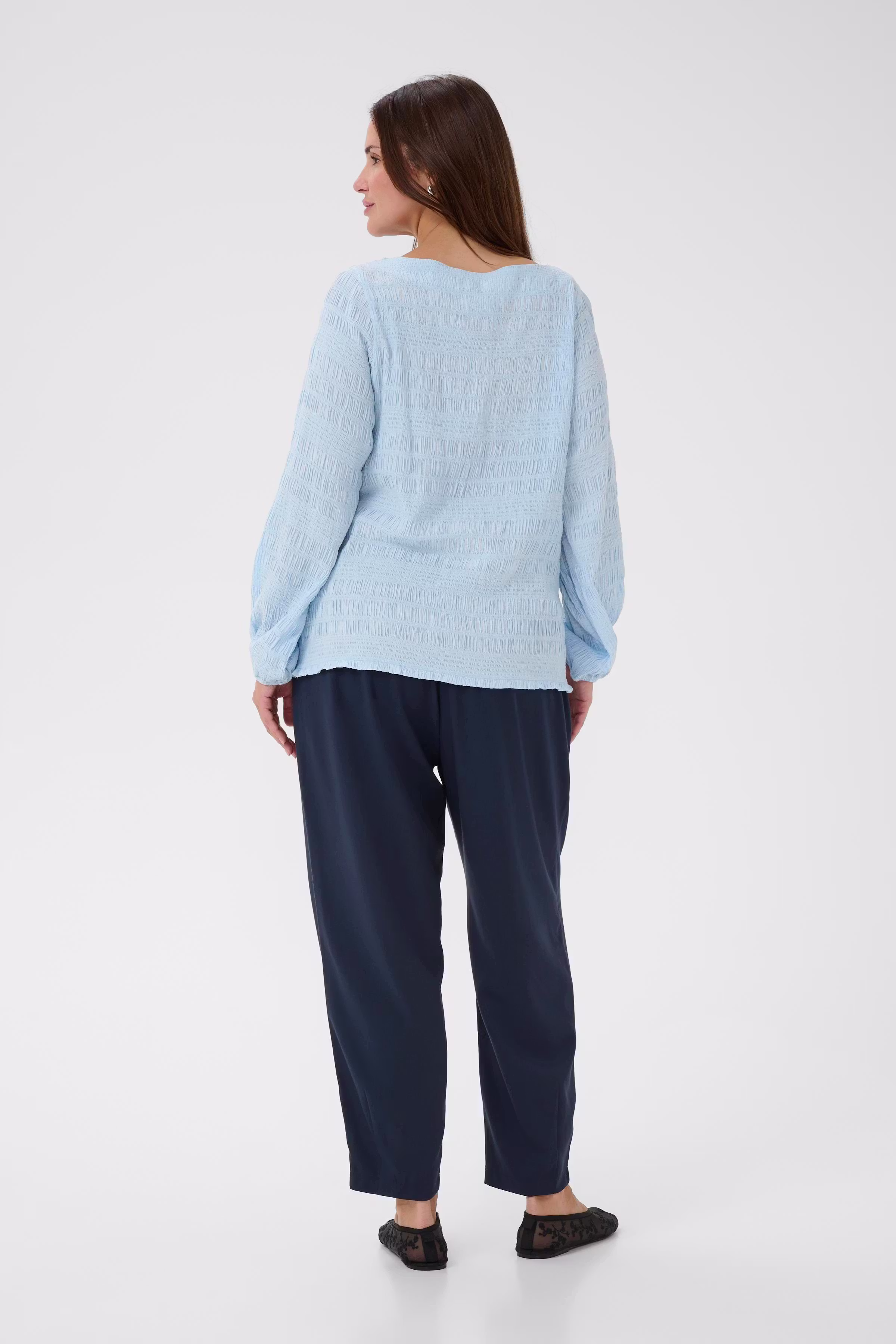 KCjourtney Blouse LOOKBOOK BACK 10584027-144005