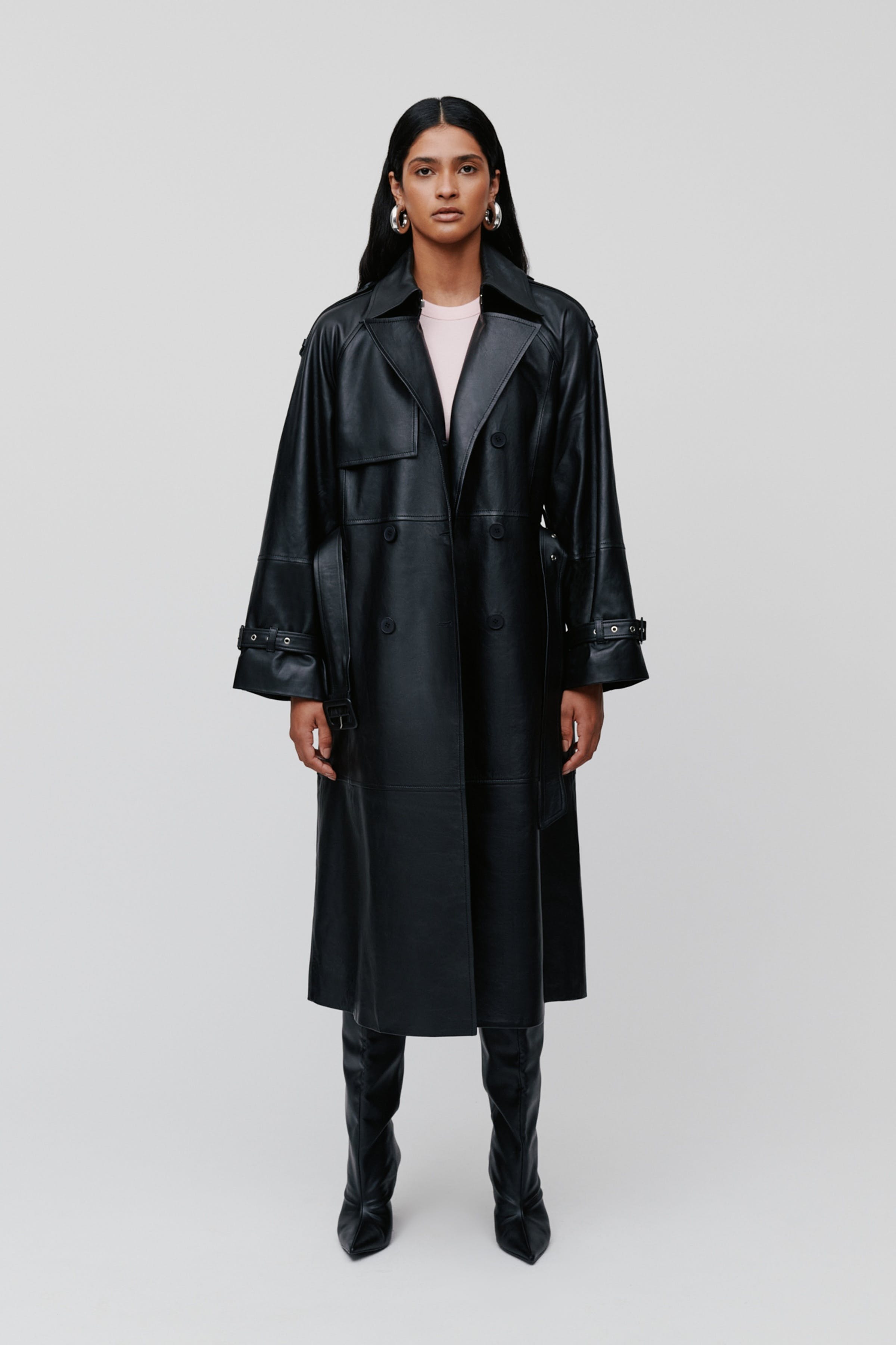 LINDA Outerwear LOOKBOOK FRONT 30600685-BK999