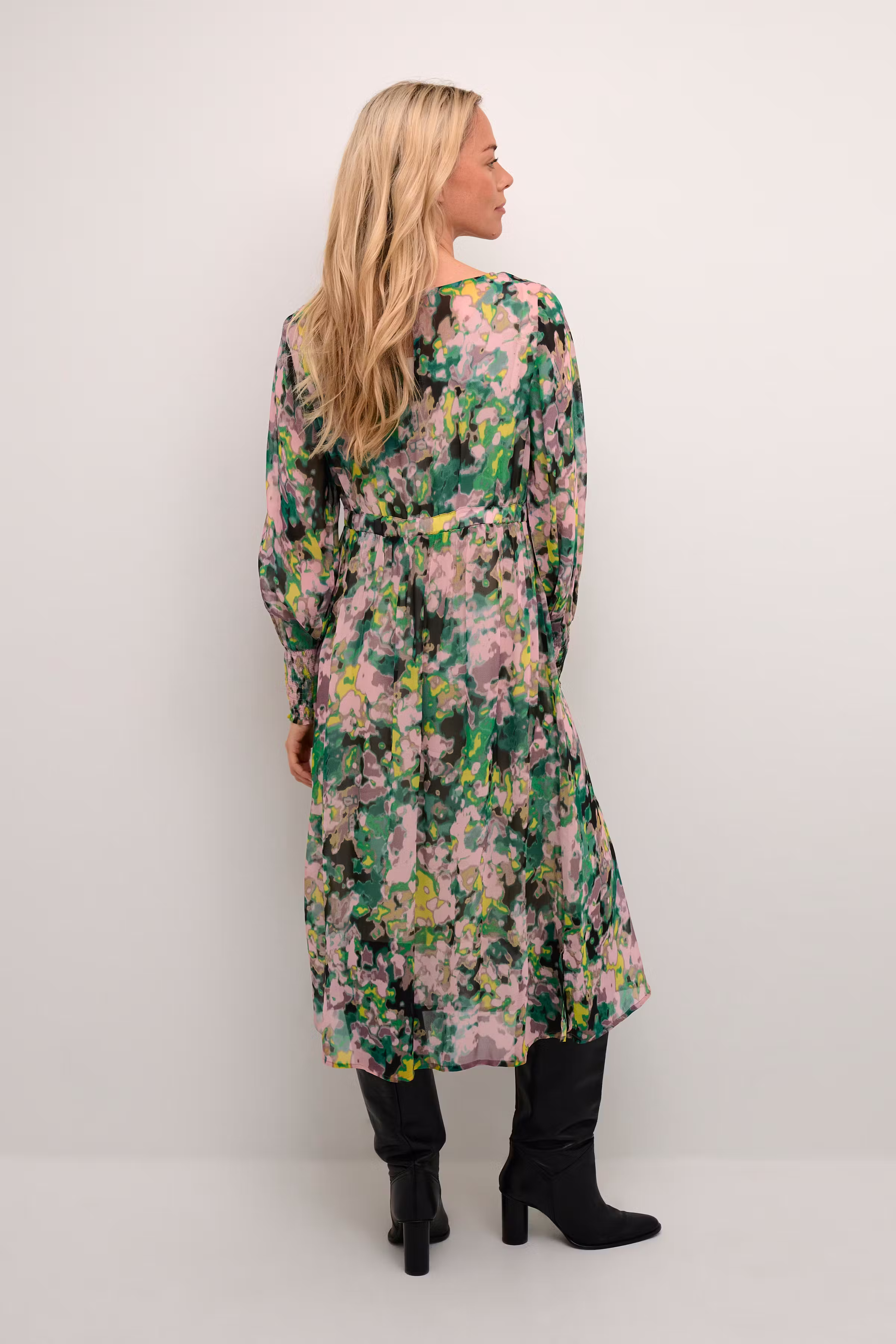 CRBirgitta Robe LOOKBOOK BACK 10612159-105253