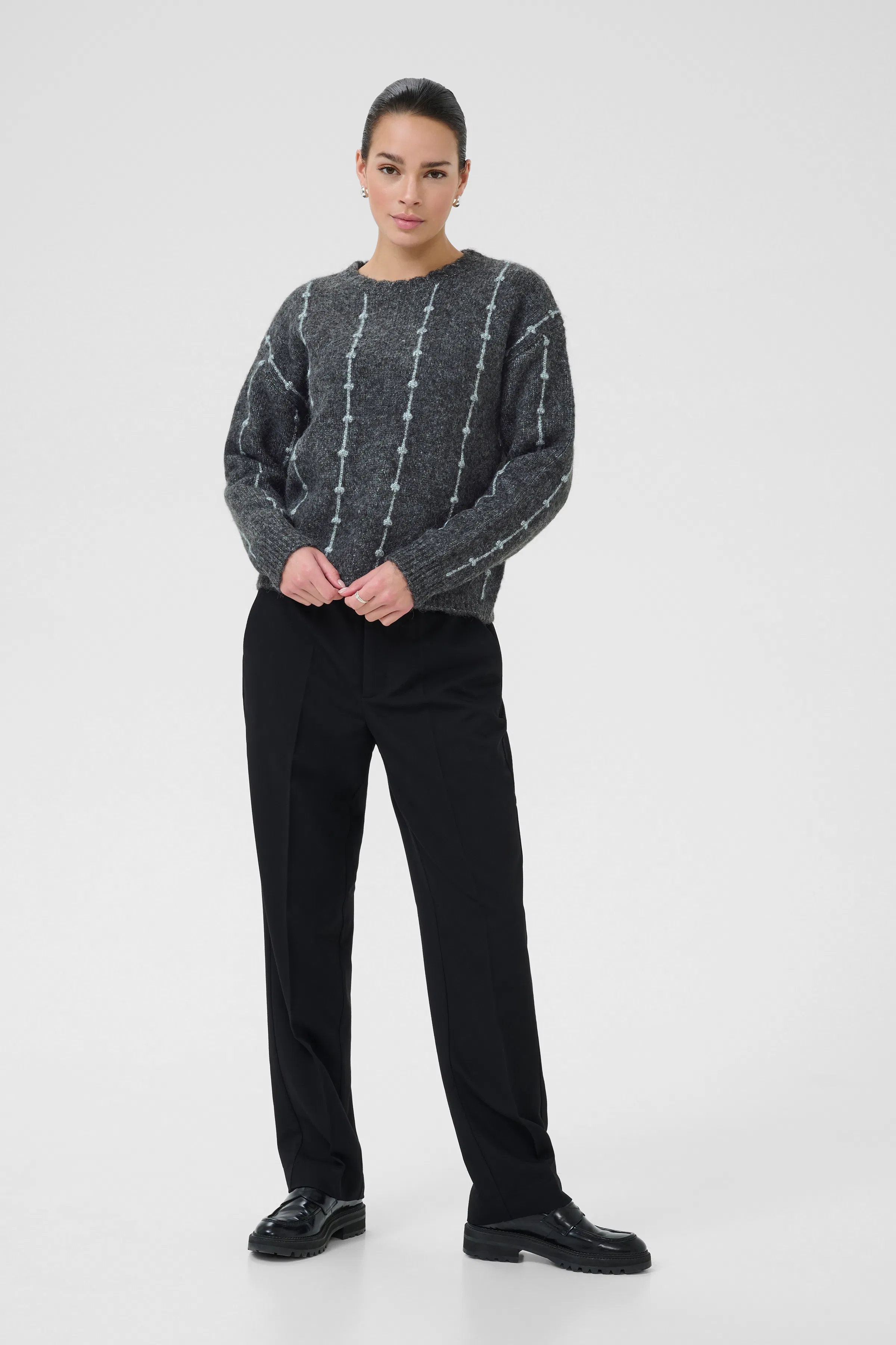KAlianna Pullover LOOKBOOK FRONT 10510673-100125