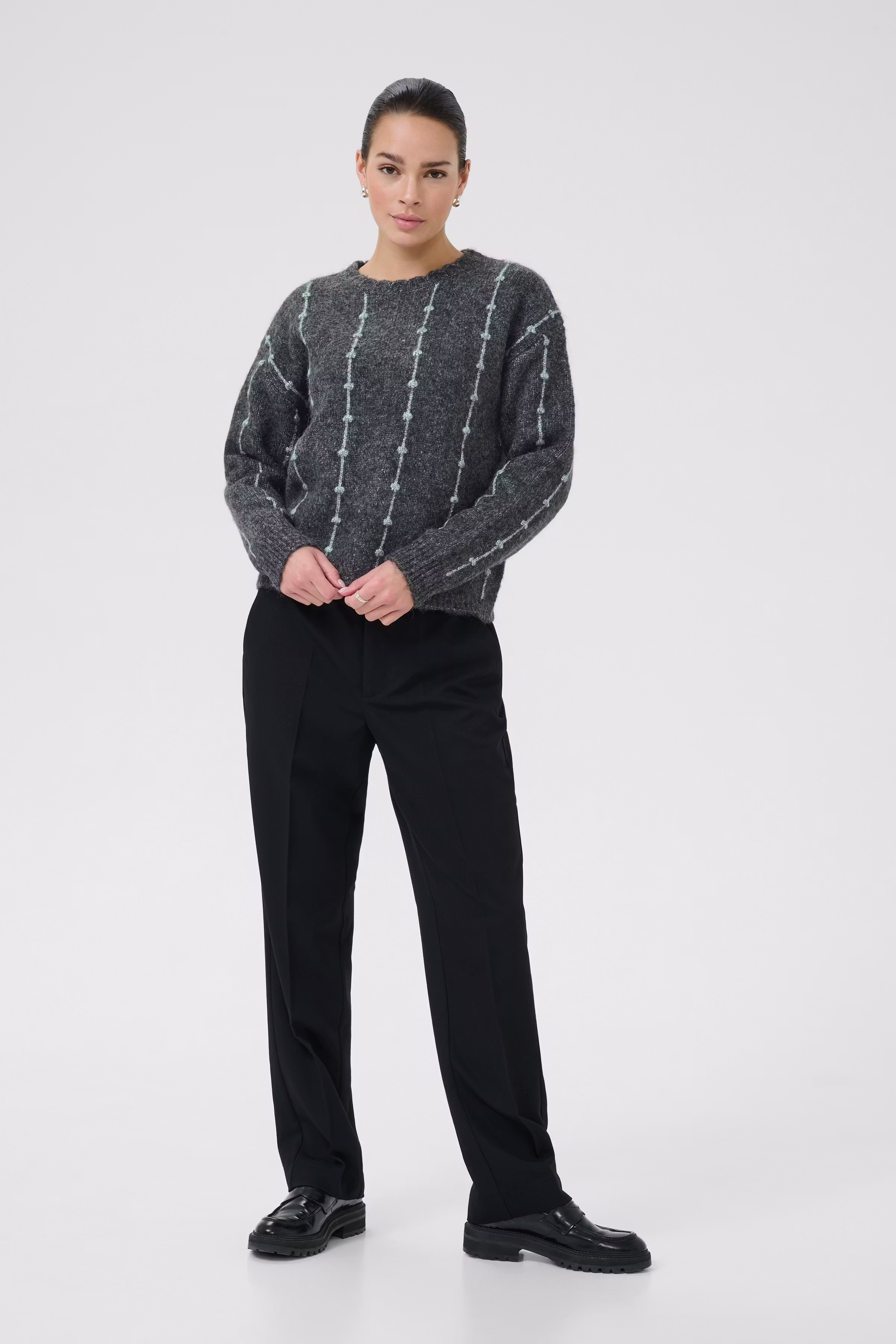 KAlianna Pullover LOOKBOOK FRONT 10510673-100125