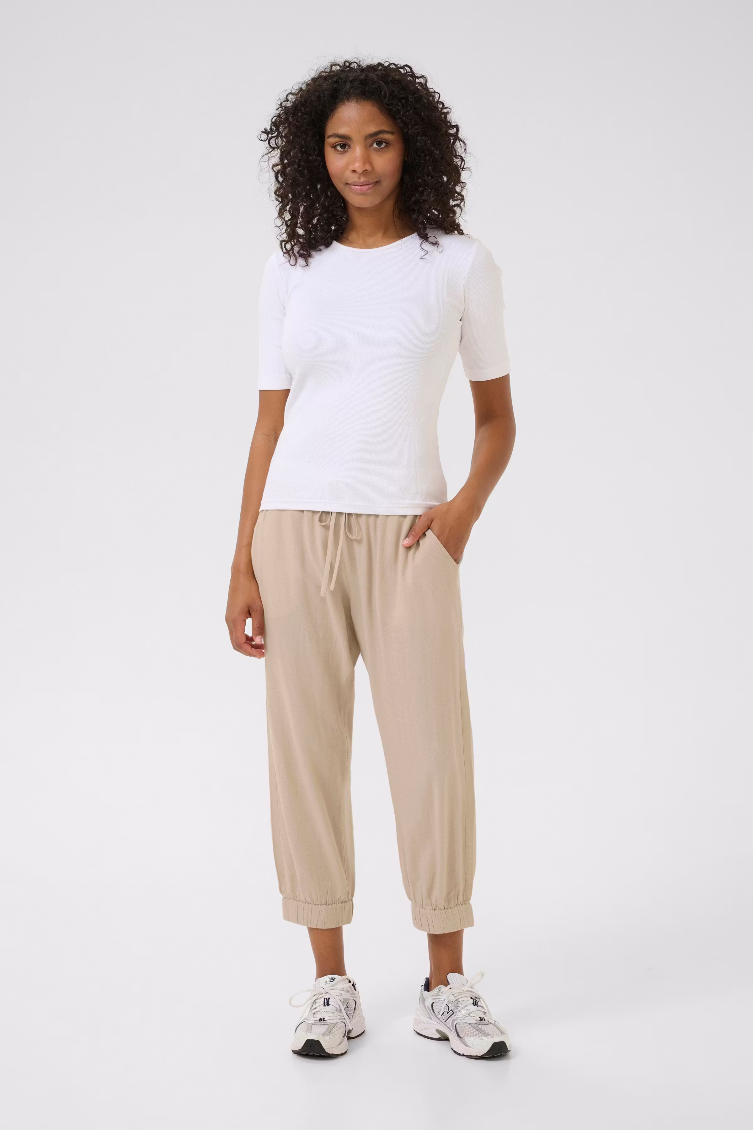 KAmilia Linen Pants LOOKBOOK FRONT 10509669-151305