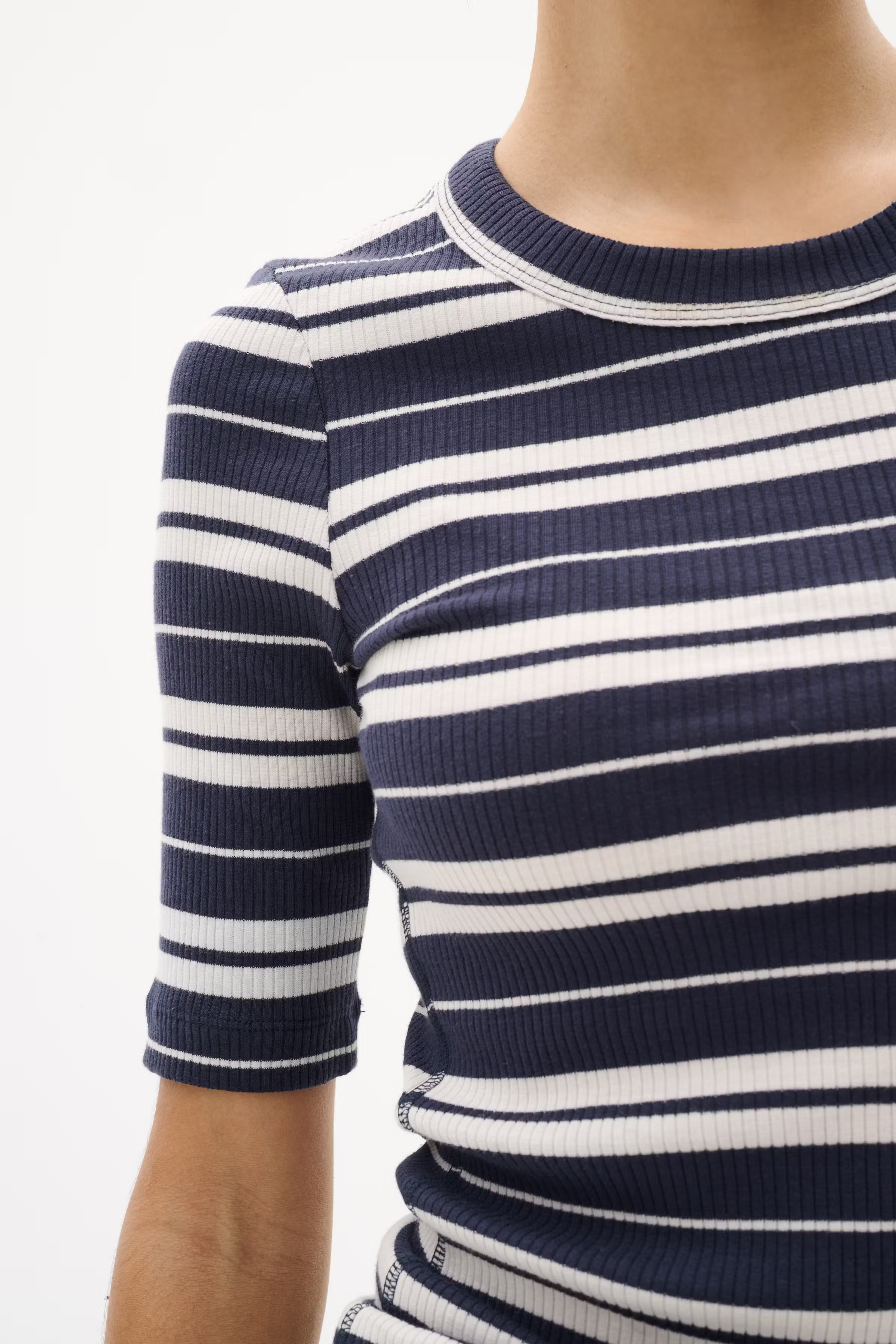 DagnaIW Striped T-shirt LOOKBOOK DETAIL 30107269-303827