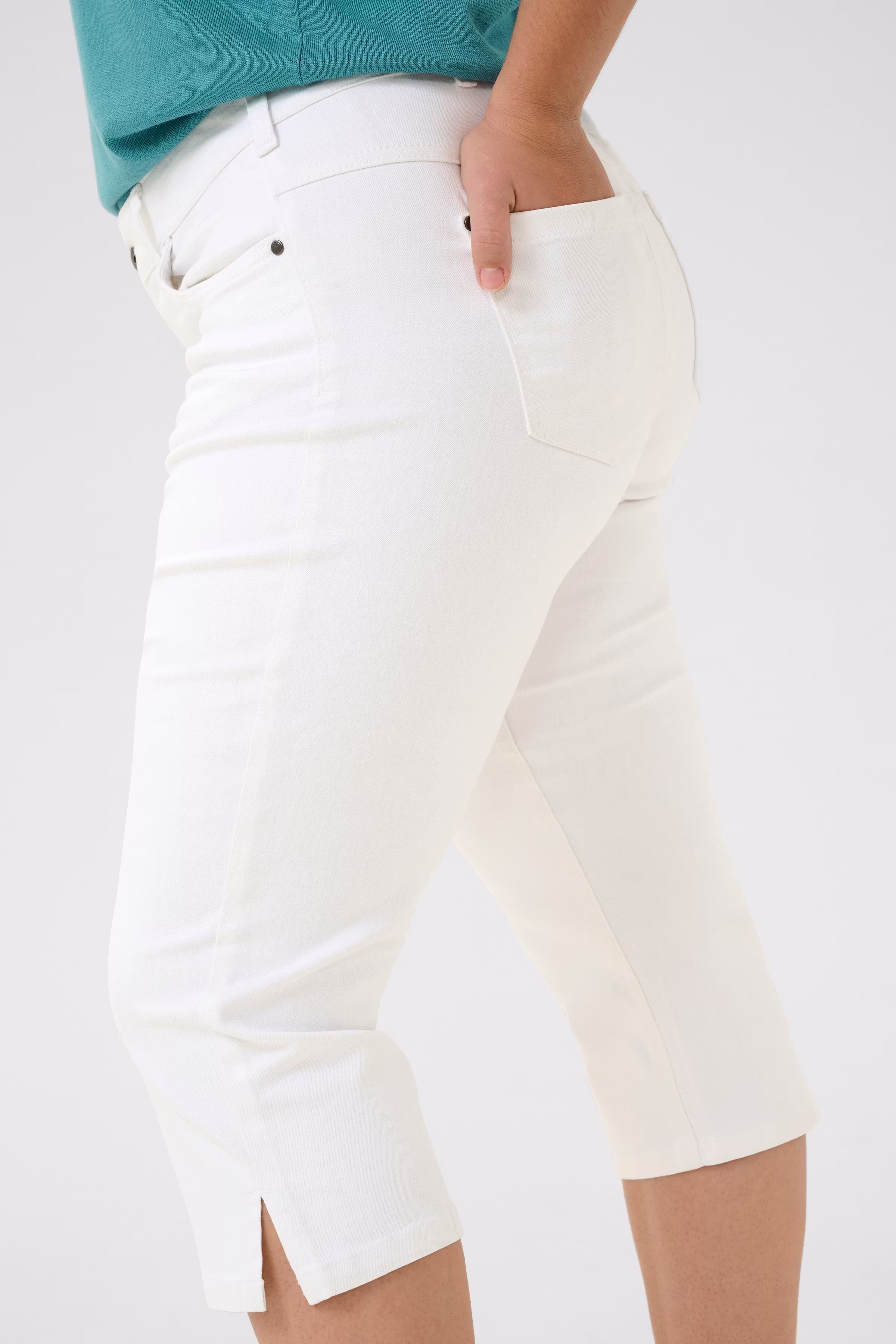 KCzeline Capri pants LOOKBOOK DETAIL 10583286-110602