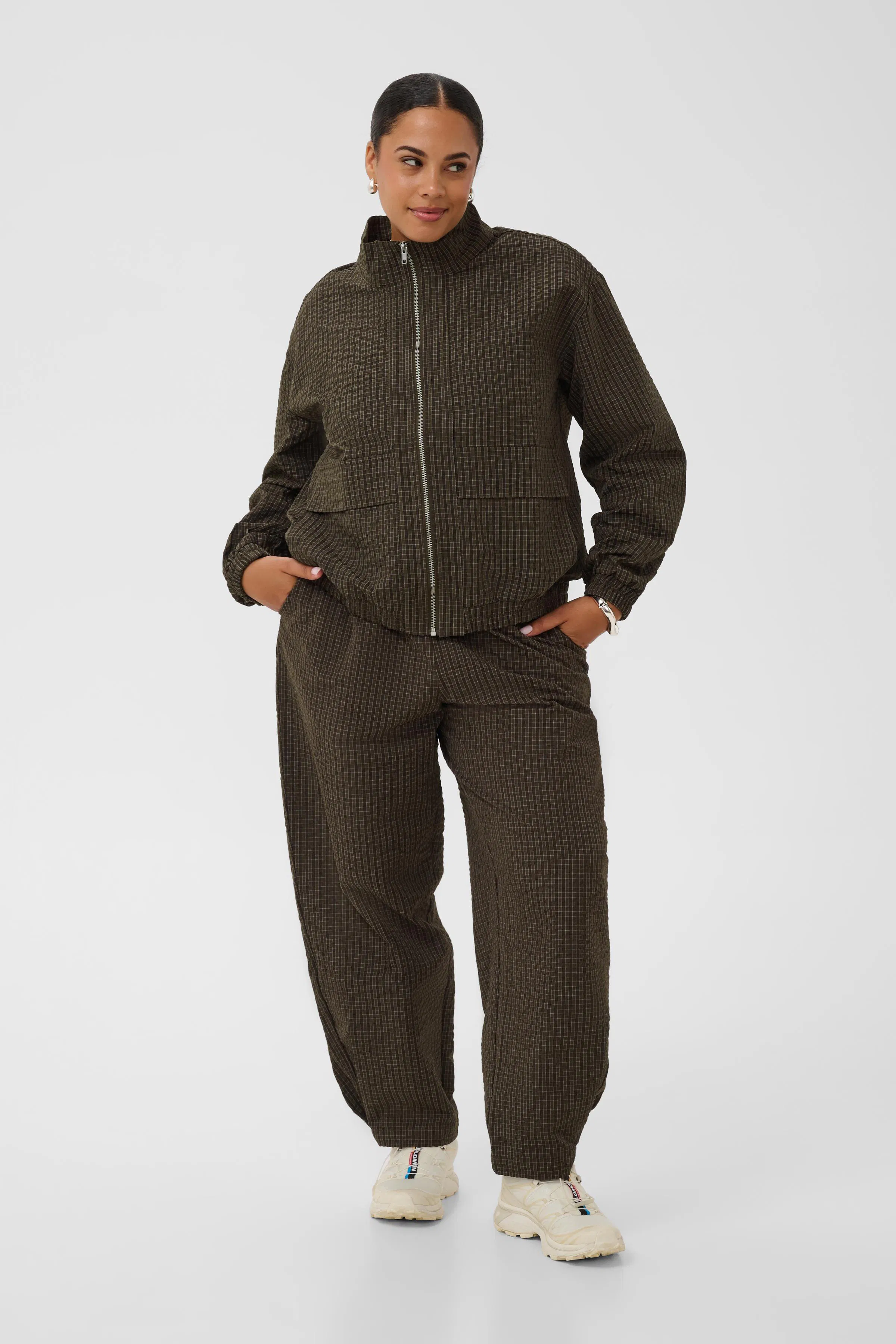 KCmianna Hose LOOKBOOK FRONT 10584944-1000775