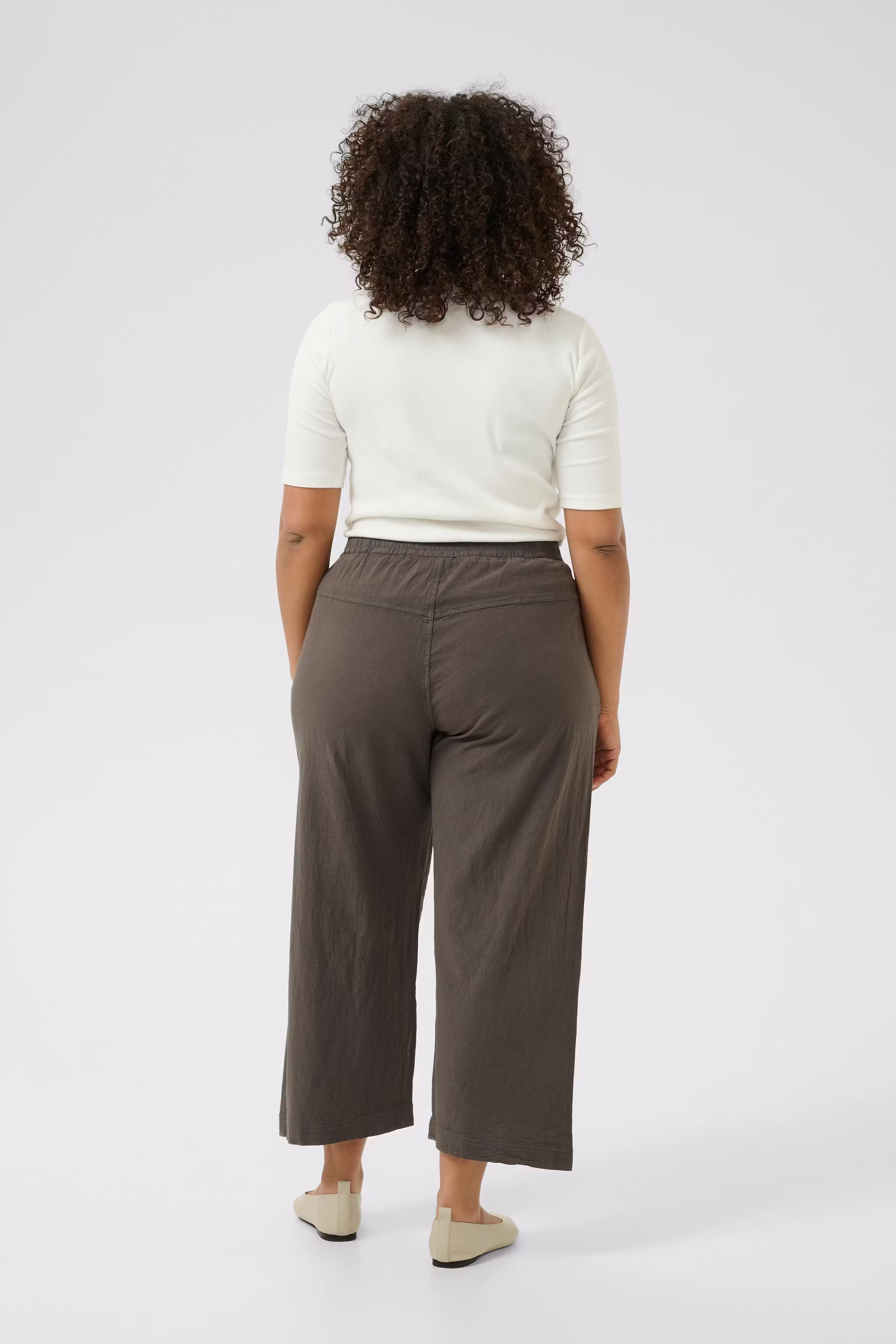KCnana Culotte Trousers LOOKBOOK BACK 10581488-190205