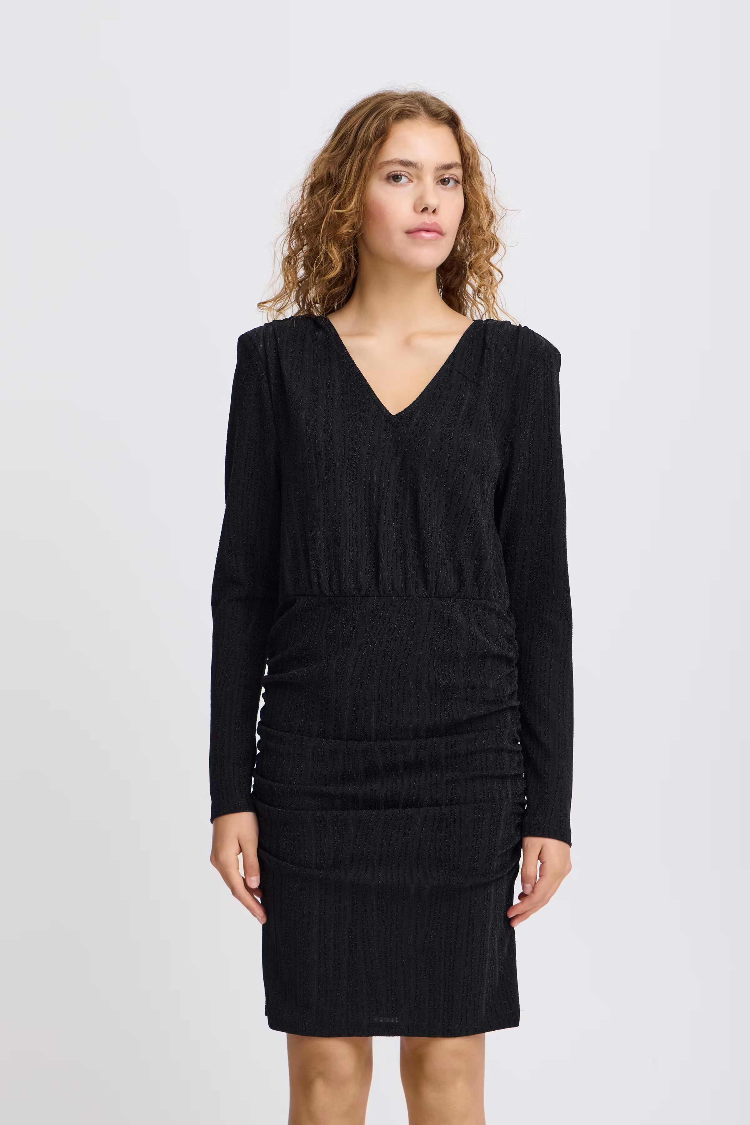 IHNAREEN Kjole LOOKBOOK FRONT 20122233-194008