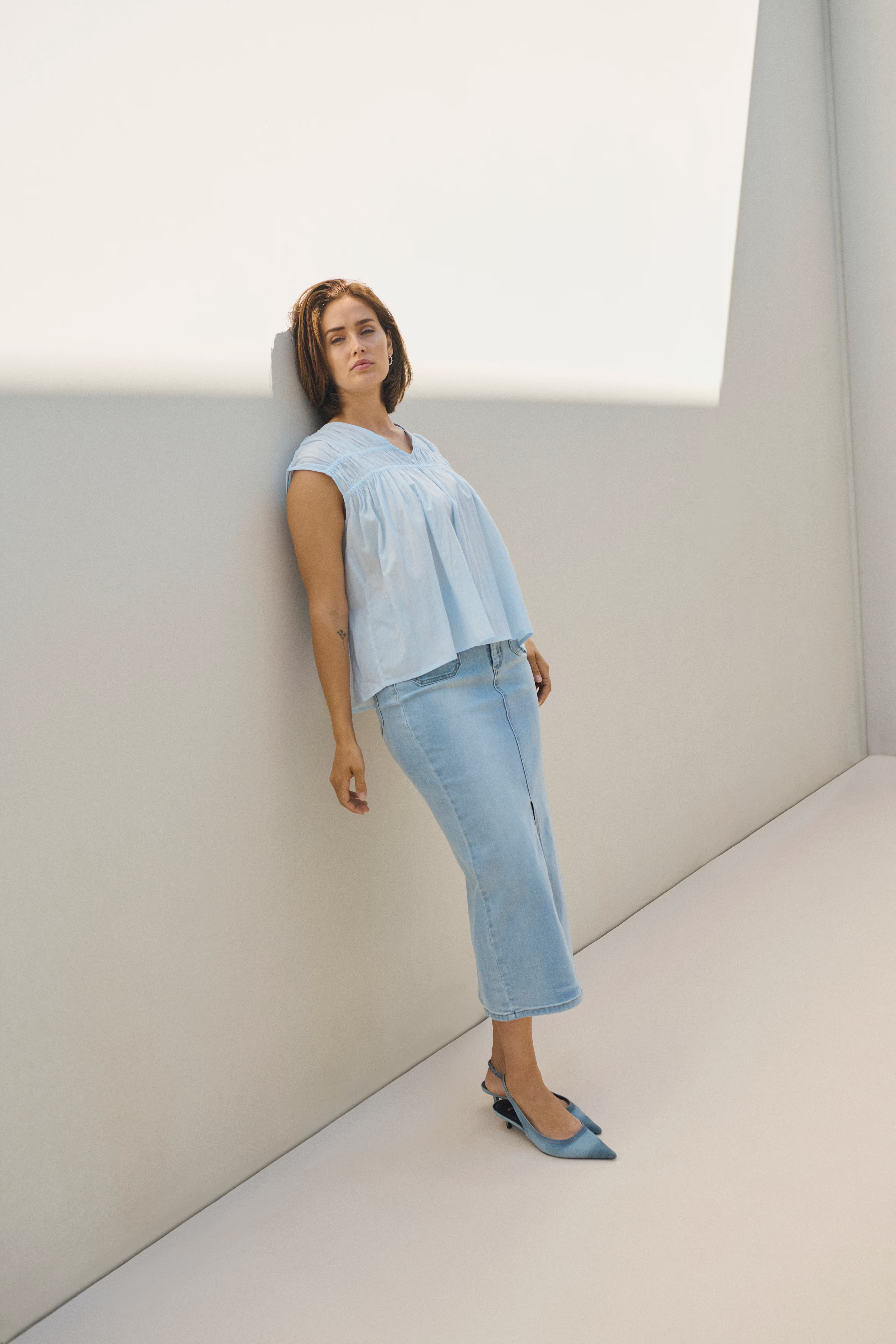 KAthua Blus LOCATION NONE 10509987-144005