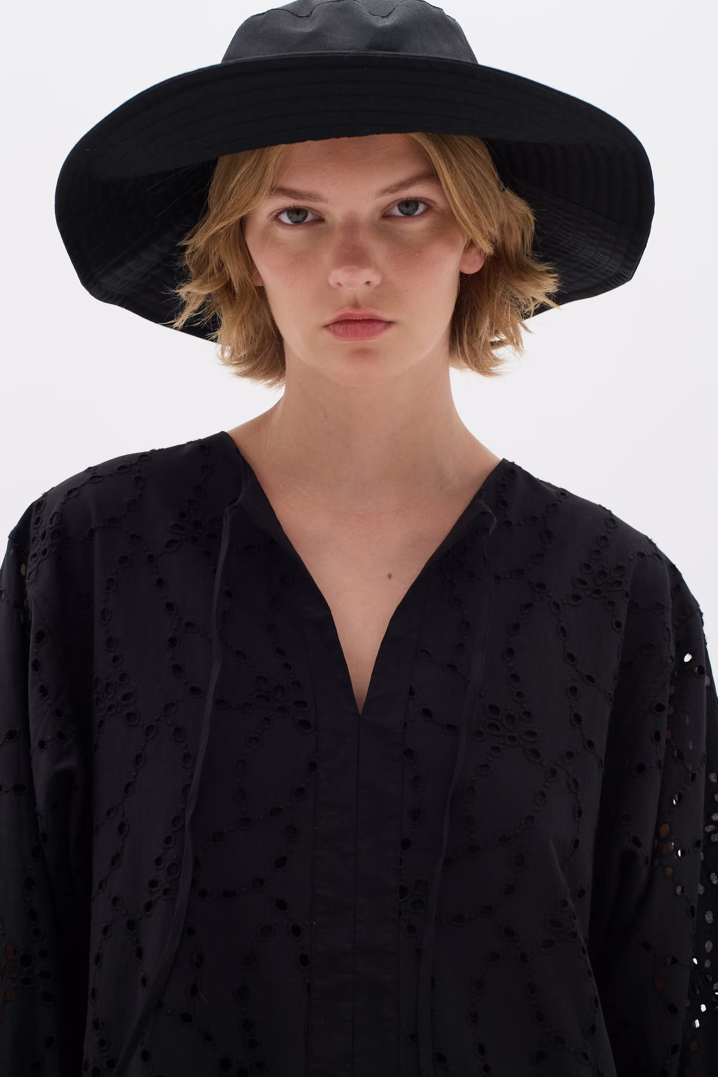 FaithIW Kjole LOOKBOOK FRONT 30110430-194008