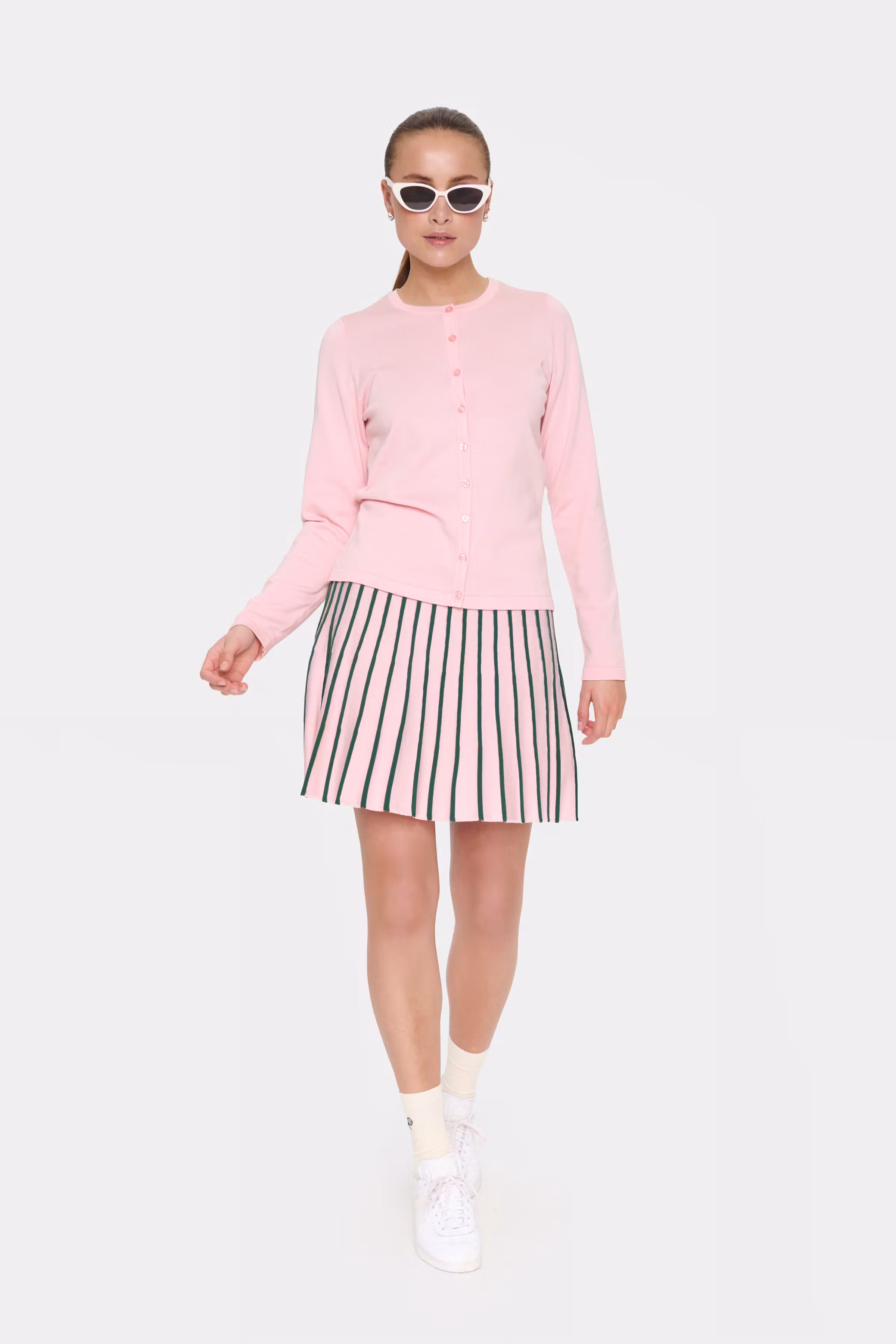 MilaSZ R-Neck Cardigan LOOKBOOK FRONT 30500005-132801