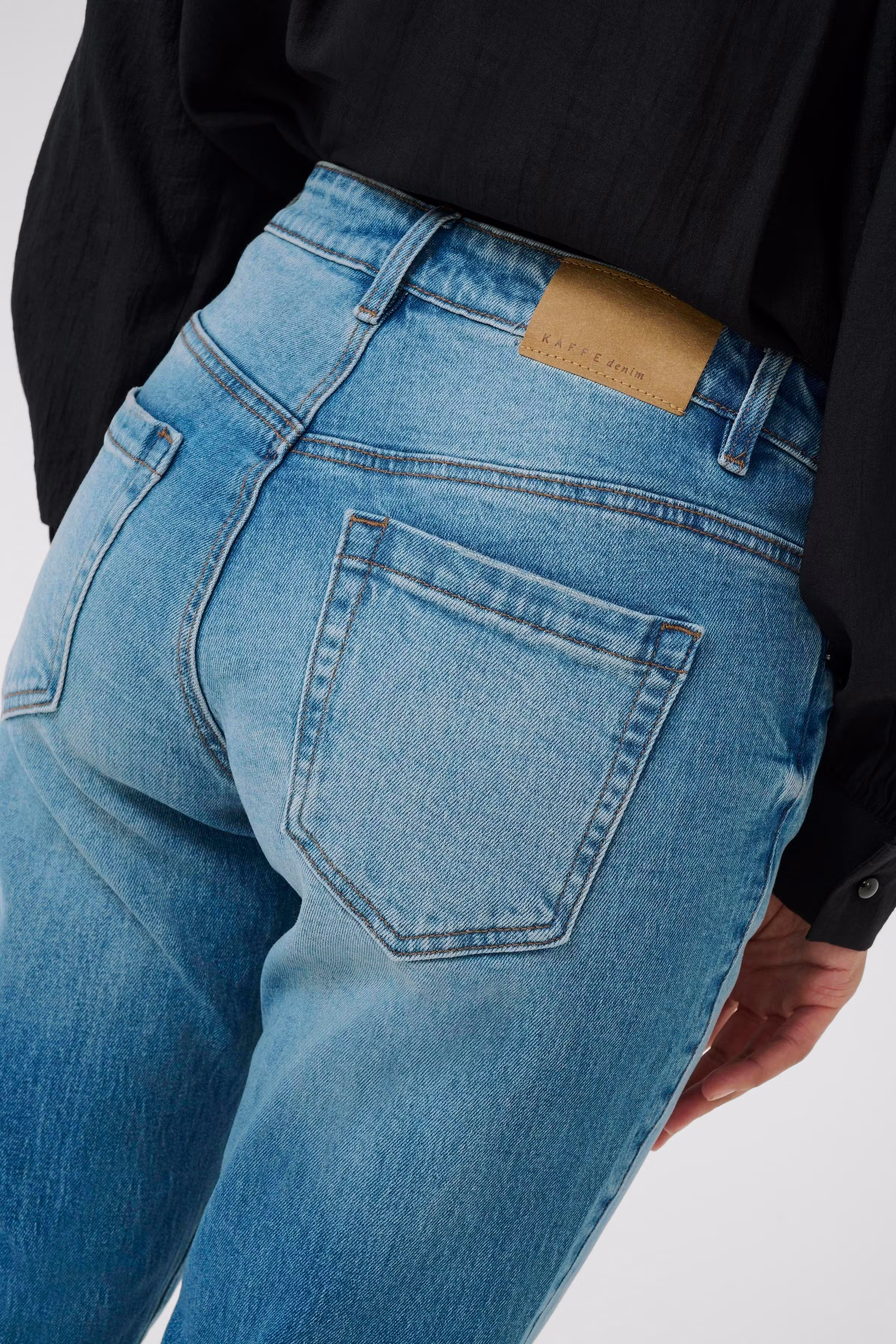 KAmaris Jeans LOOKBOOK DETAIL 10510731-108260