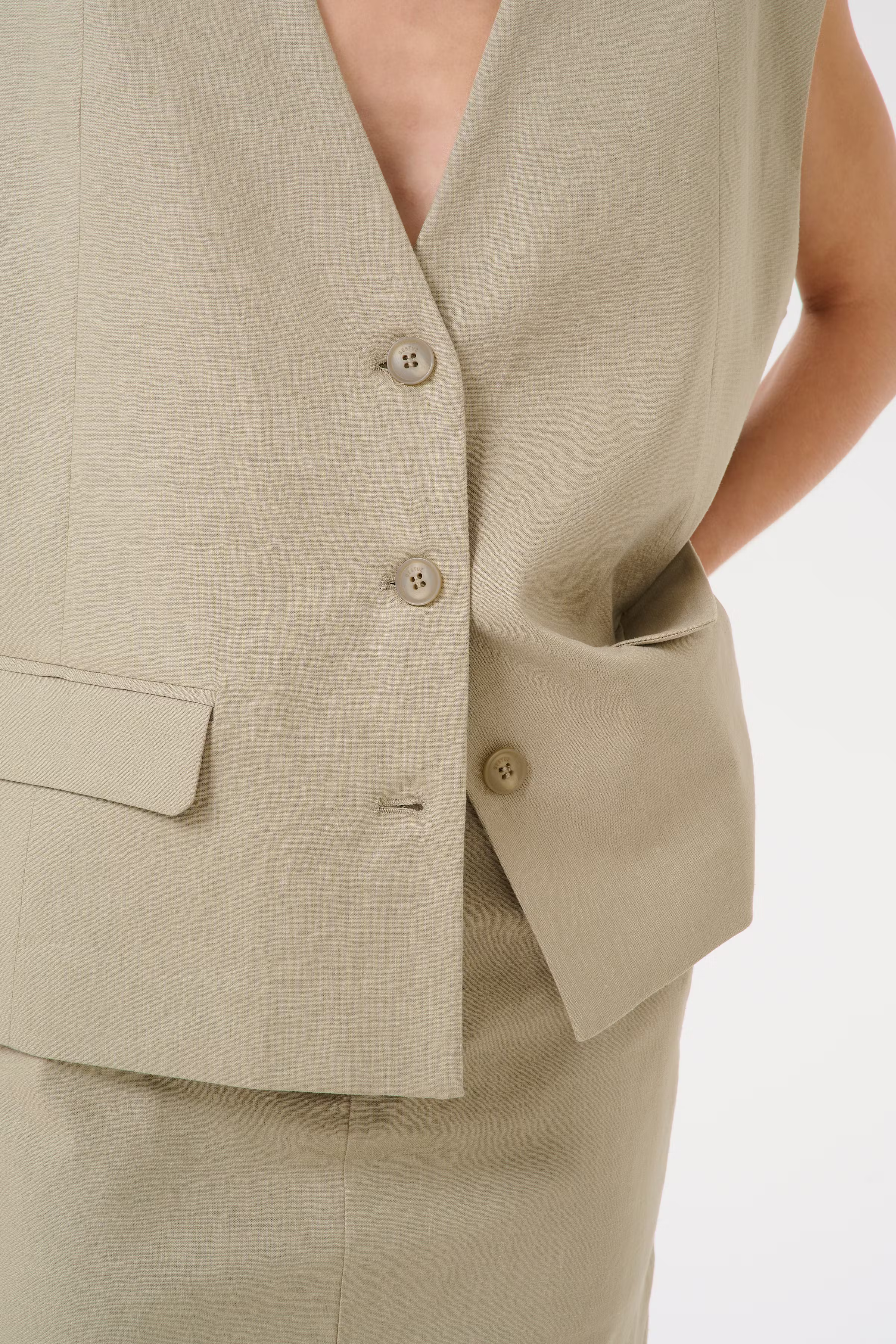 GZizza linen waistcoat LOOKBOOK DETAIL 10910239-170510