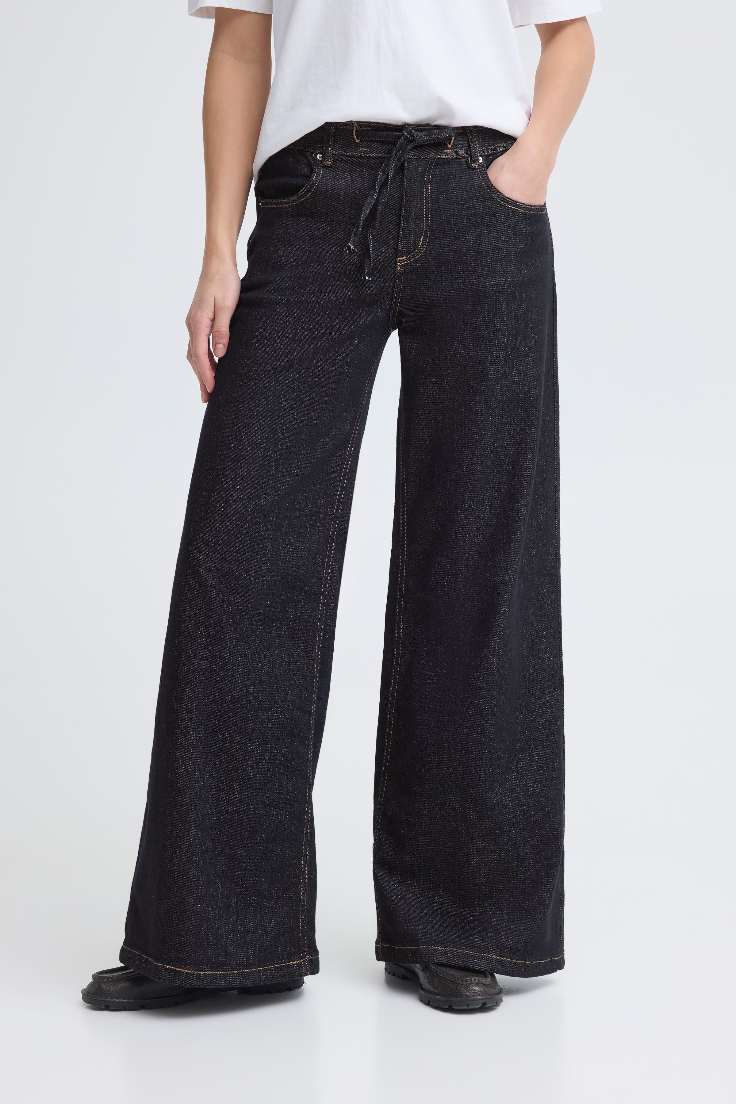 SBAUGUSTAS Jeans LOOKBOOK FRONT 22101100-194118