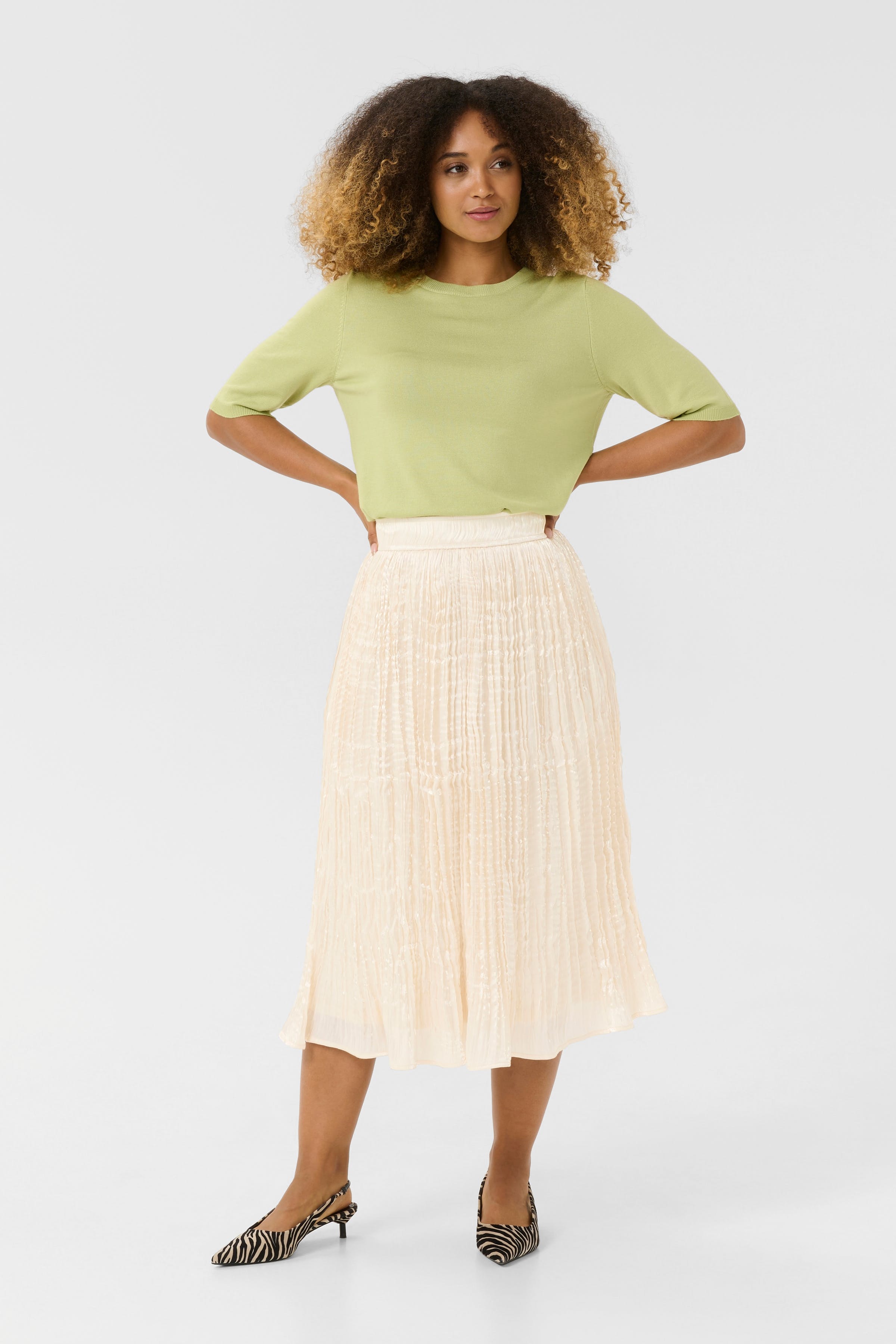 CUlalo Skirt LOOKBOOK FRONT 50111837-500013