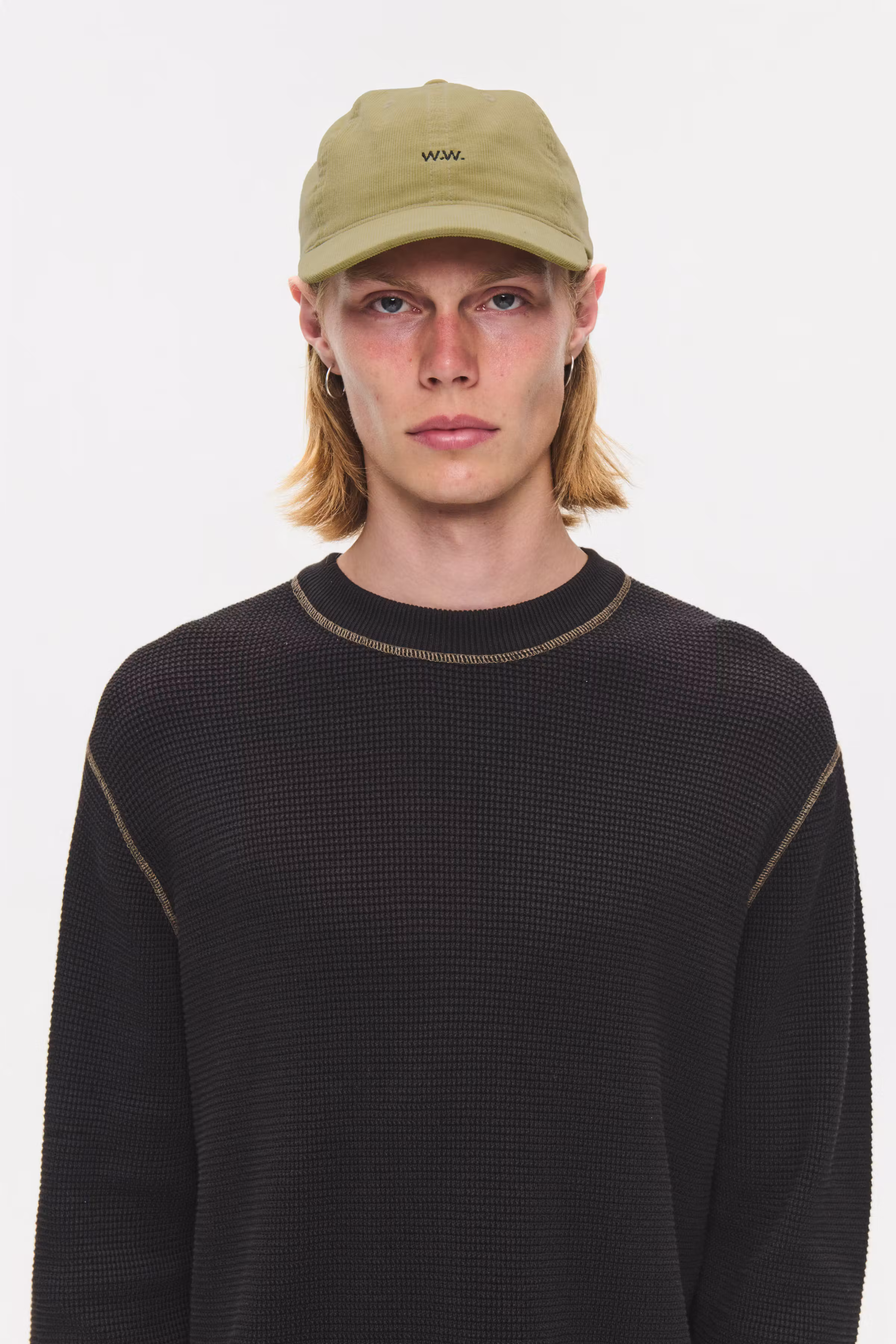 WWW.W. Cap LOOKBOOK DETAIL 30252251-160526
