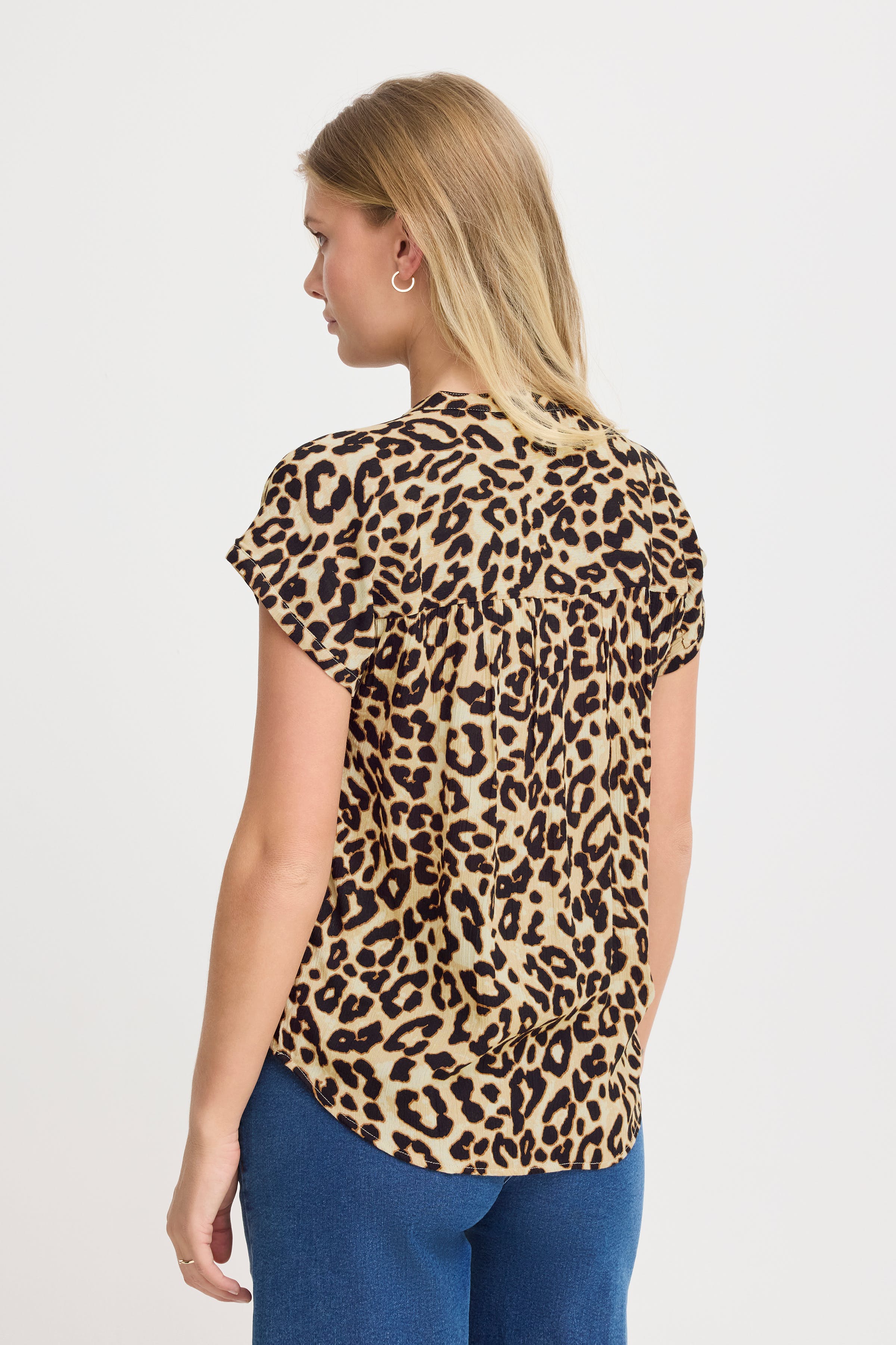 FREASE Blouse LOOKBOOK BACK 20615597-204722