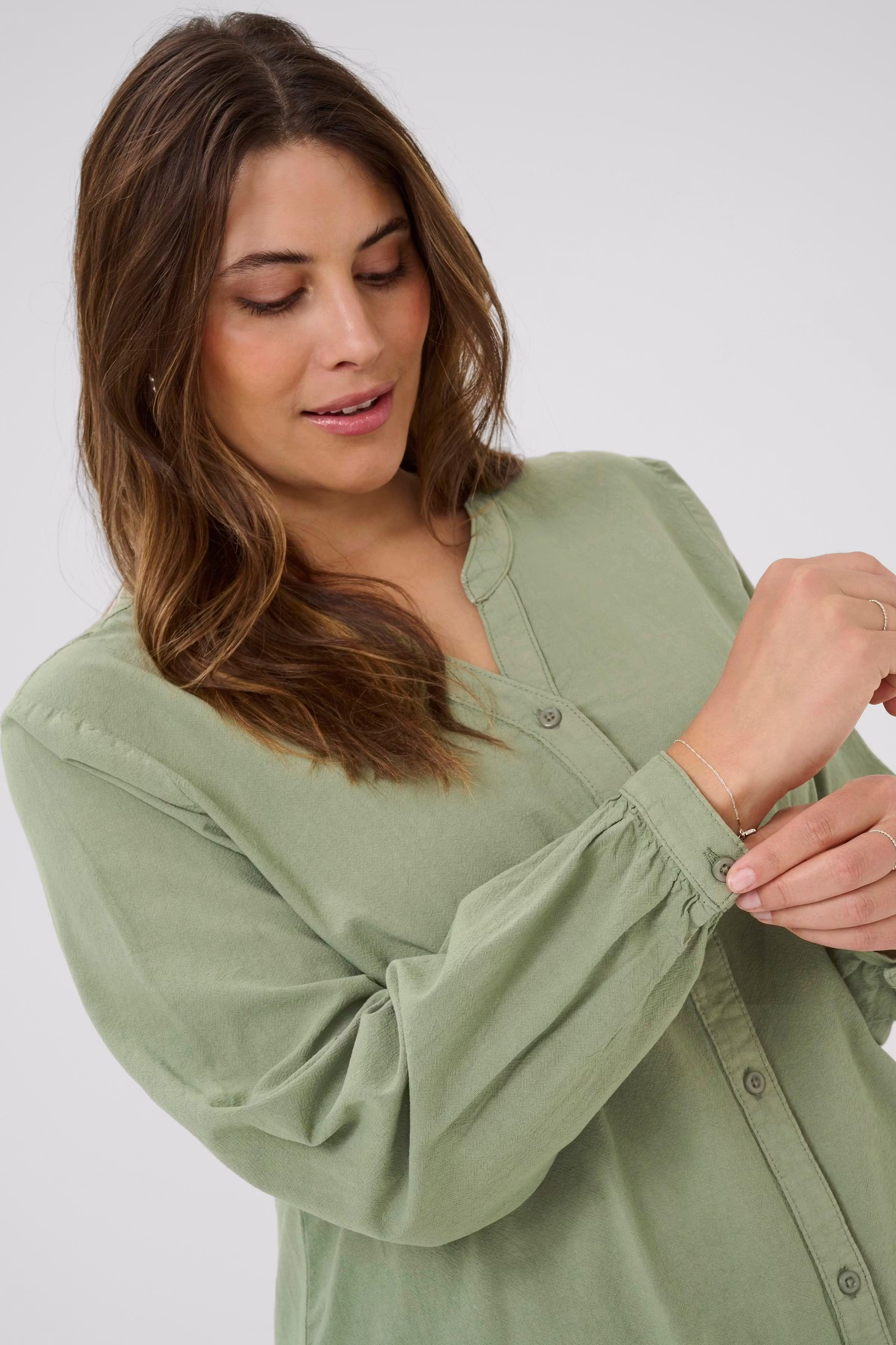 KCnana Shirt LOOKBOOK DETAIL 10583966-176212