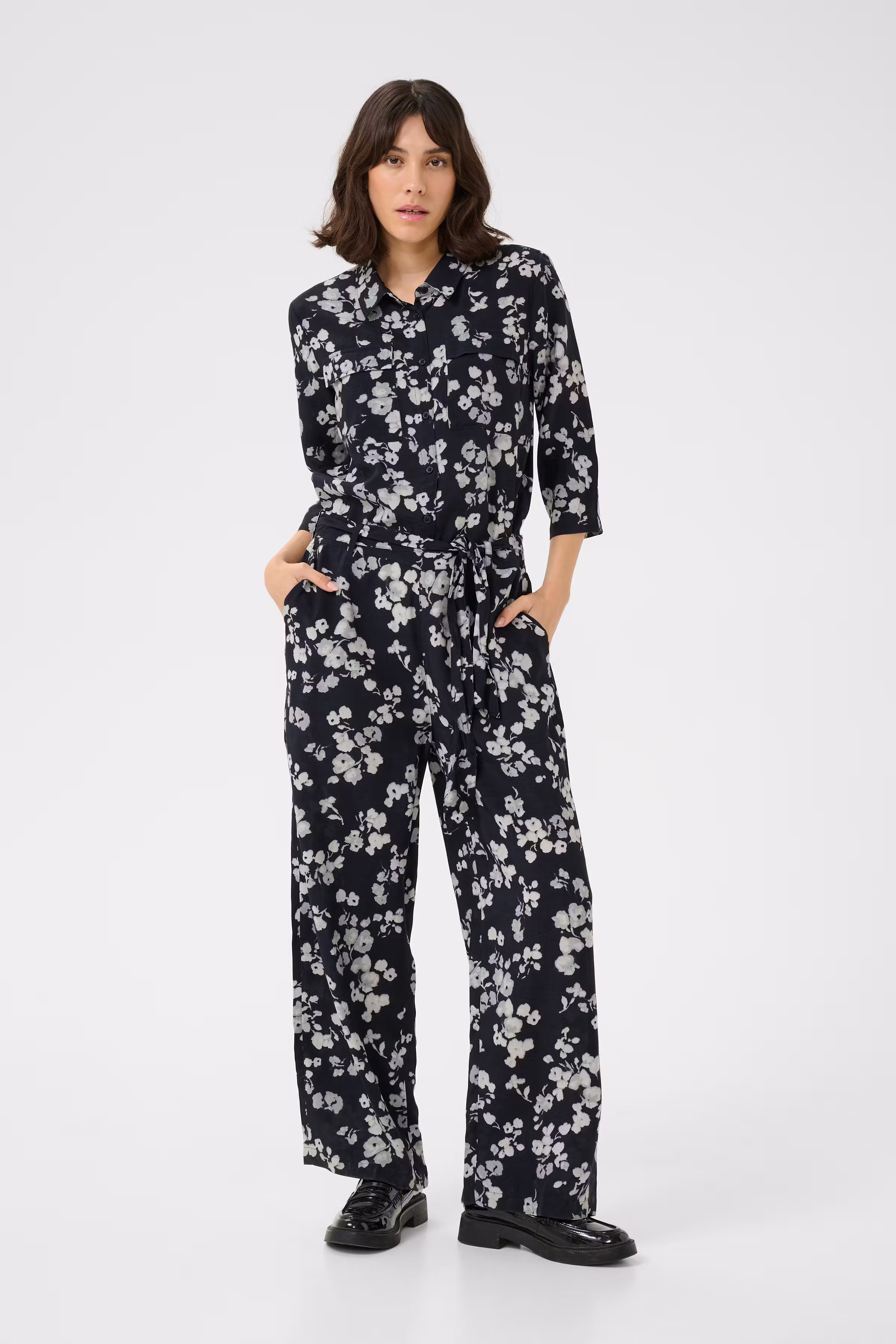 KApollie Overall LOOKBOOK FRONT 10509533-106800