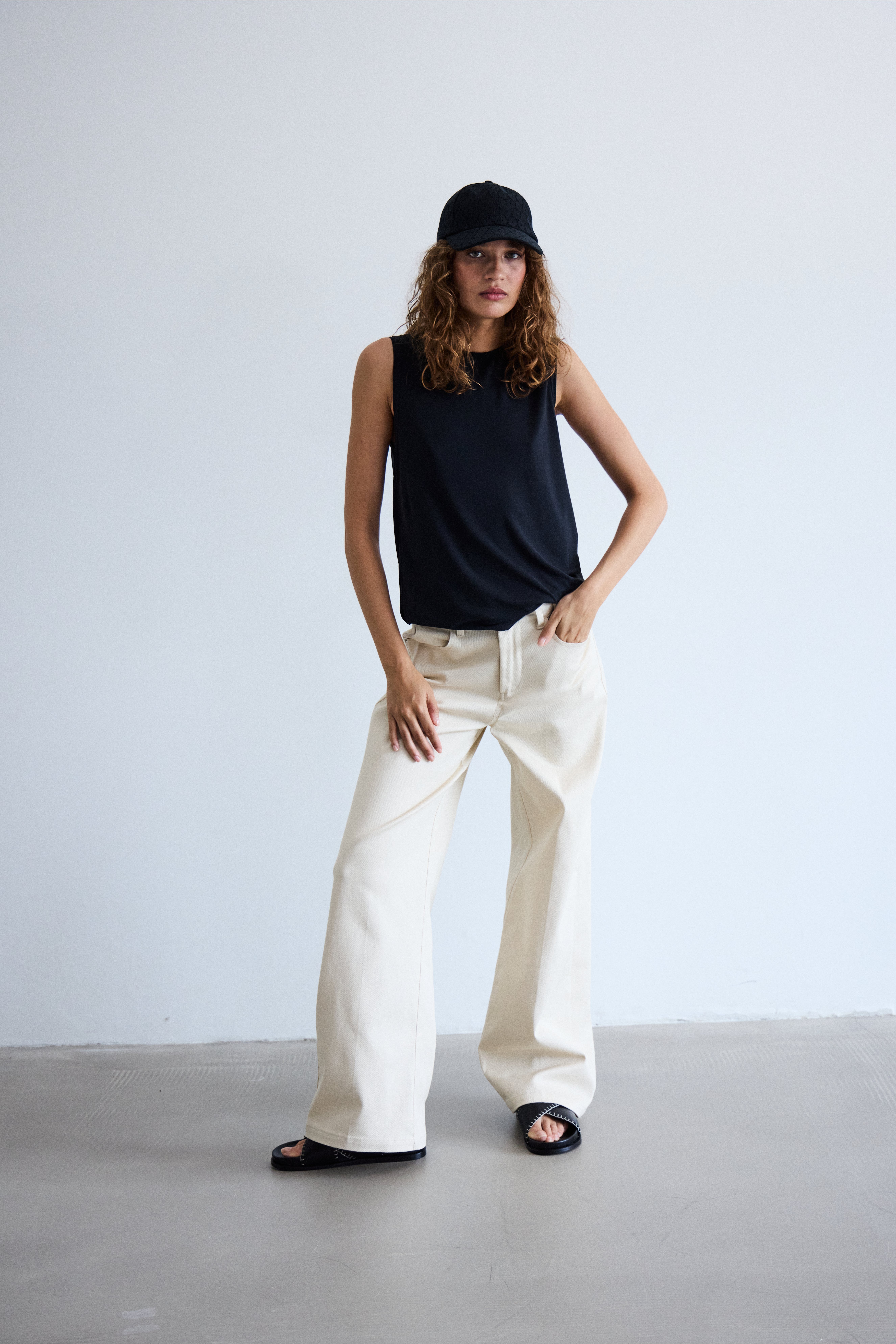 IHCAROLINAS Jeans LOCATION NONE 20122685-130907