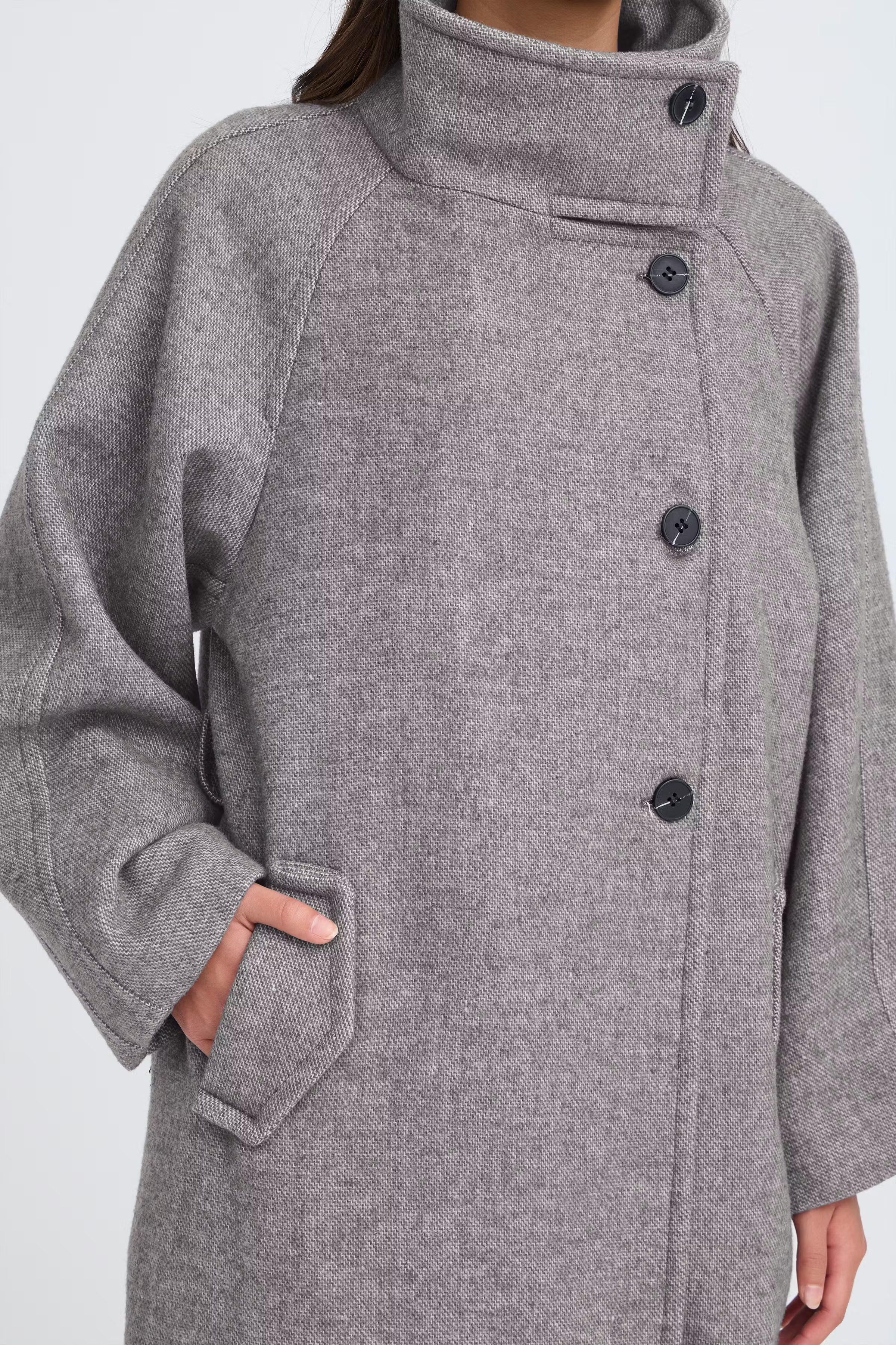 IHGAZIVA Oberbekleidung LOOKBOOK DETAIL 20123112-200318