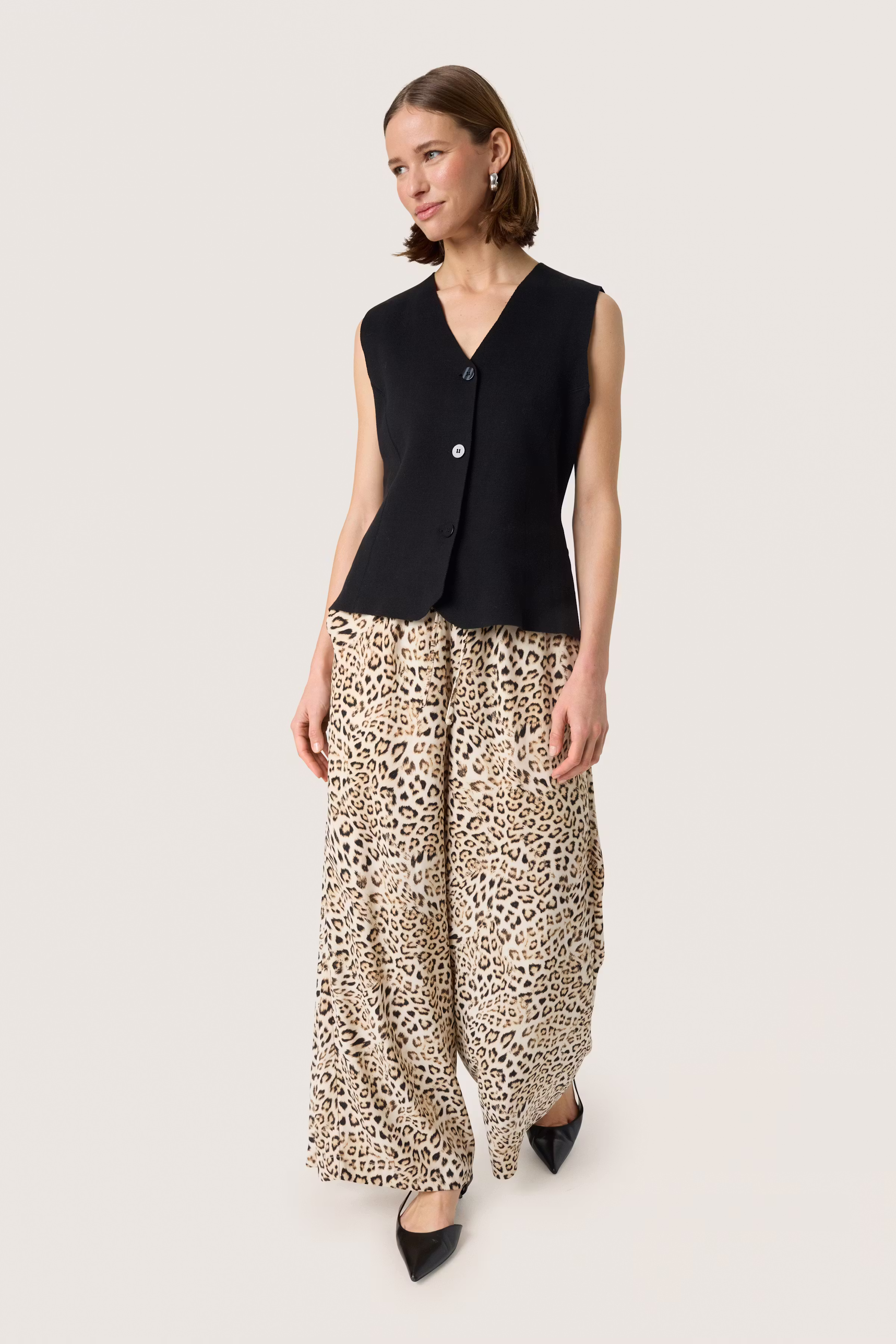 SLShirley Trousers LOOKBOOK FRONT 30408449-303941