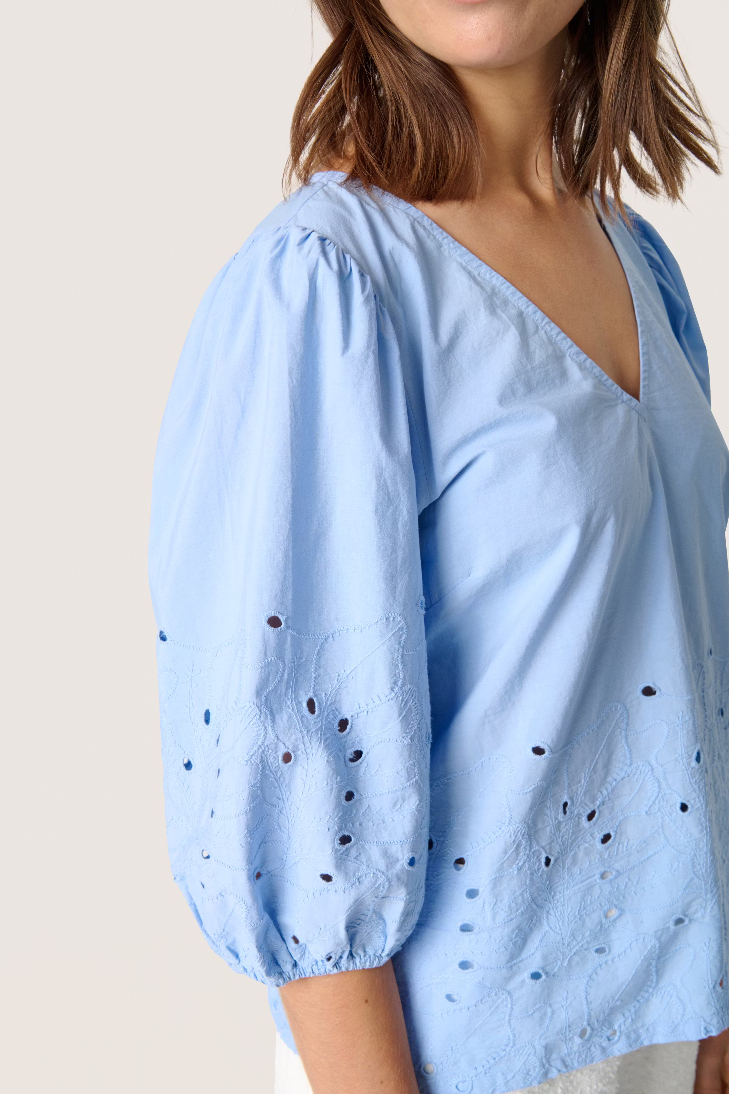 SLManja Blouse LOOKBOOK DETAIL 30408460-153930