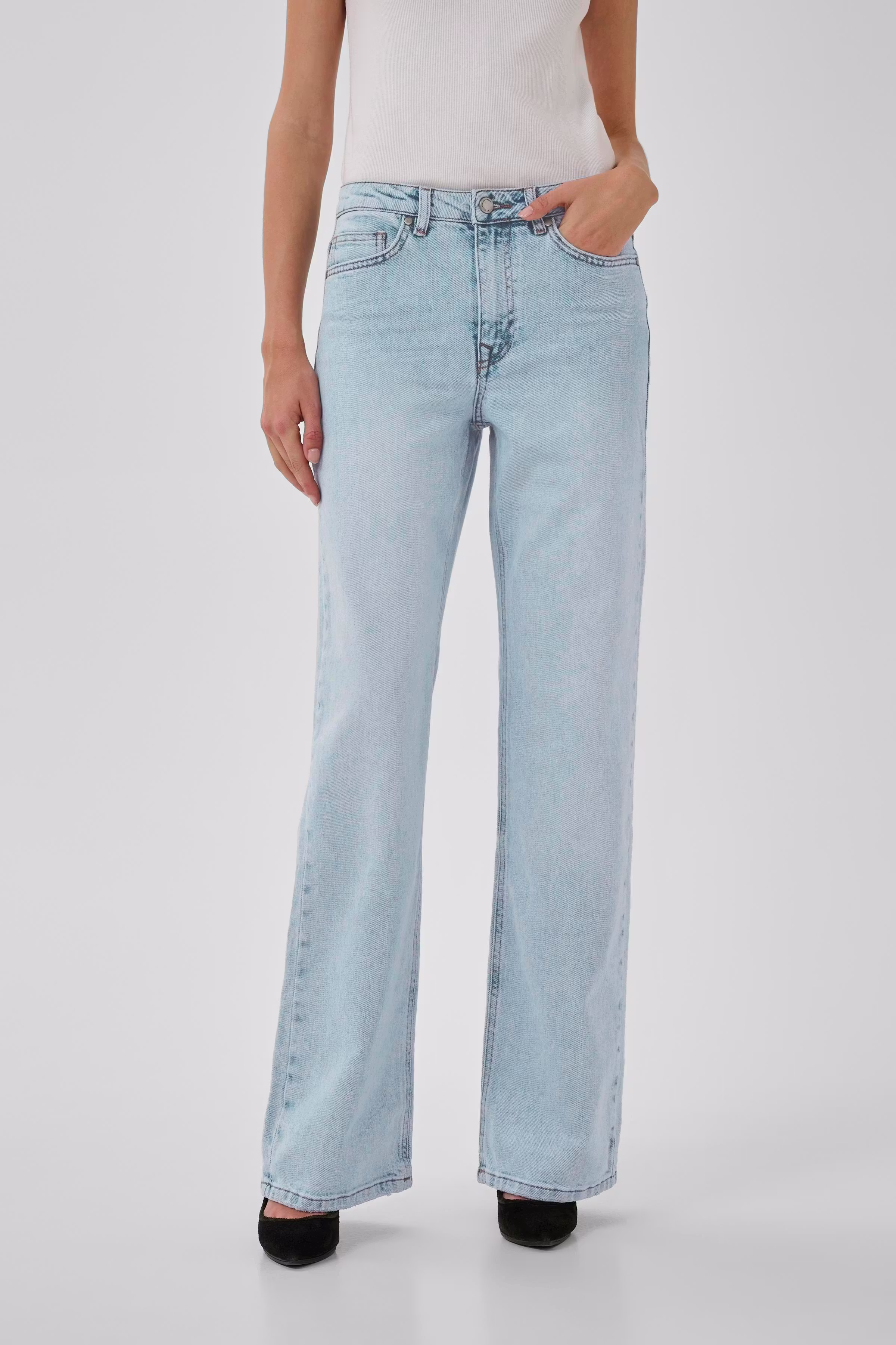 05 THE LOUIS HIGH WIDE LOOKBOOK FRONT 10704222-100046