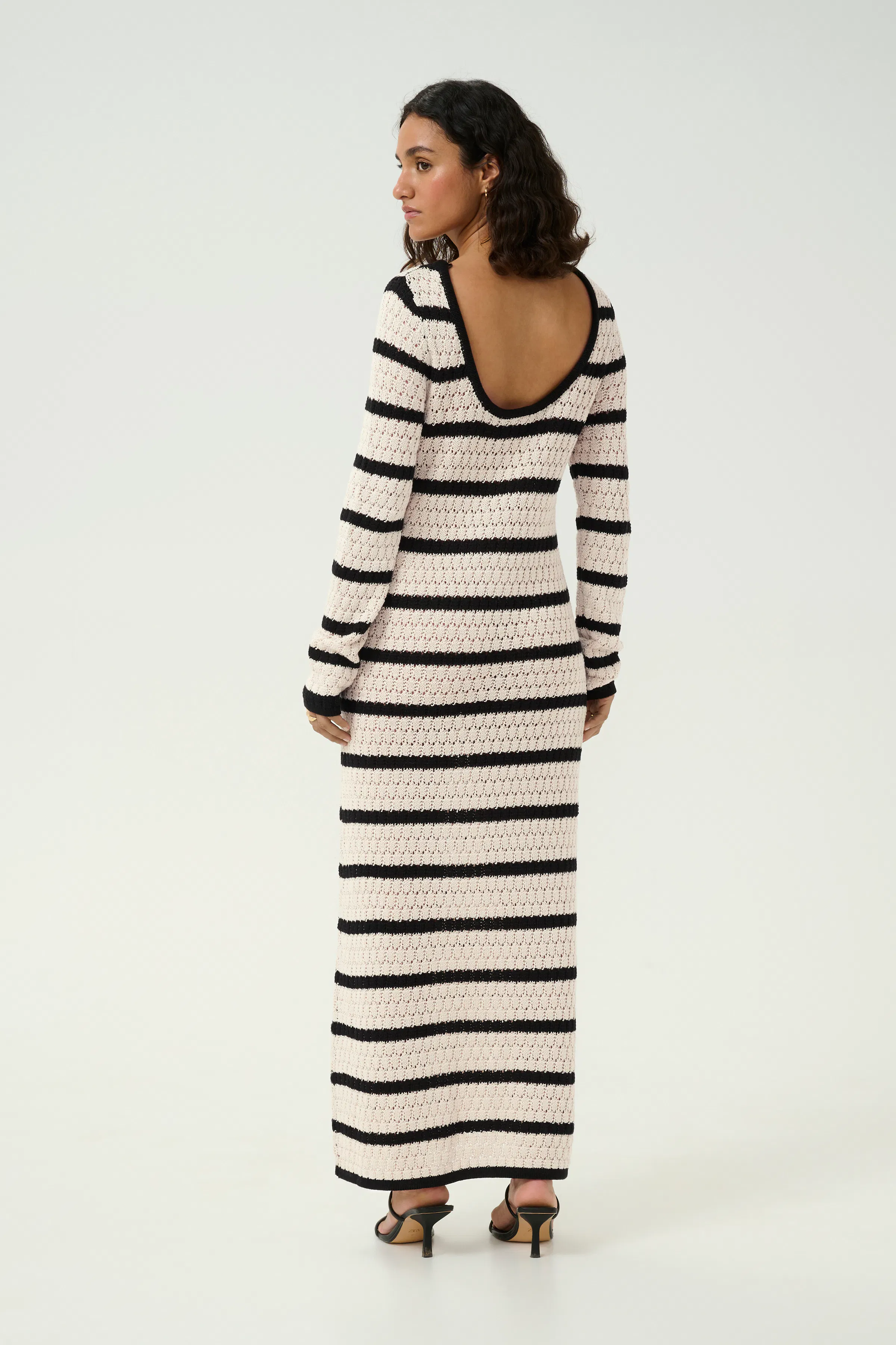 KAeleanor Kjole LOOKBOOK BACK 10509646-107103