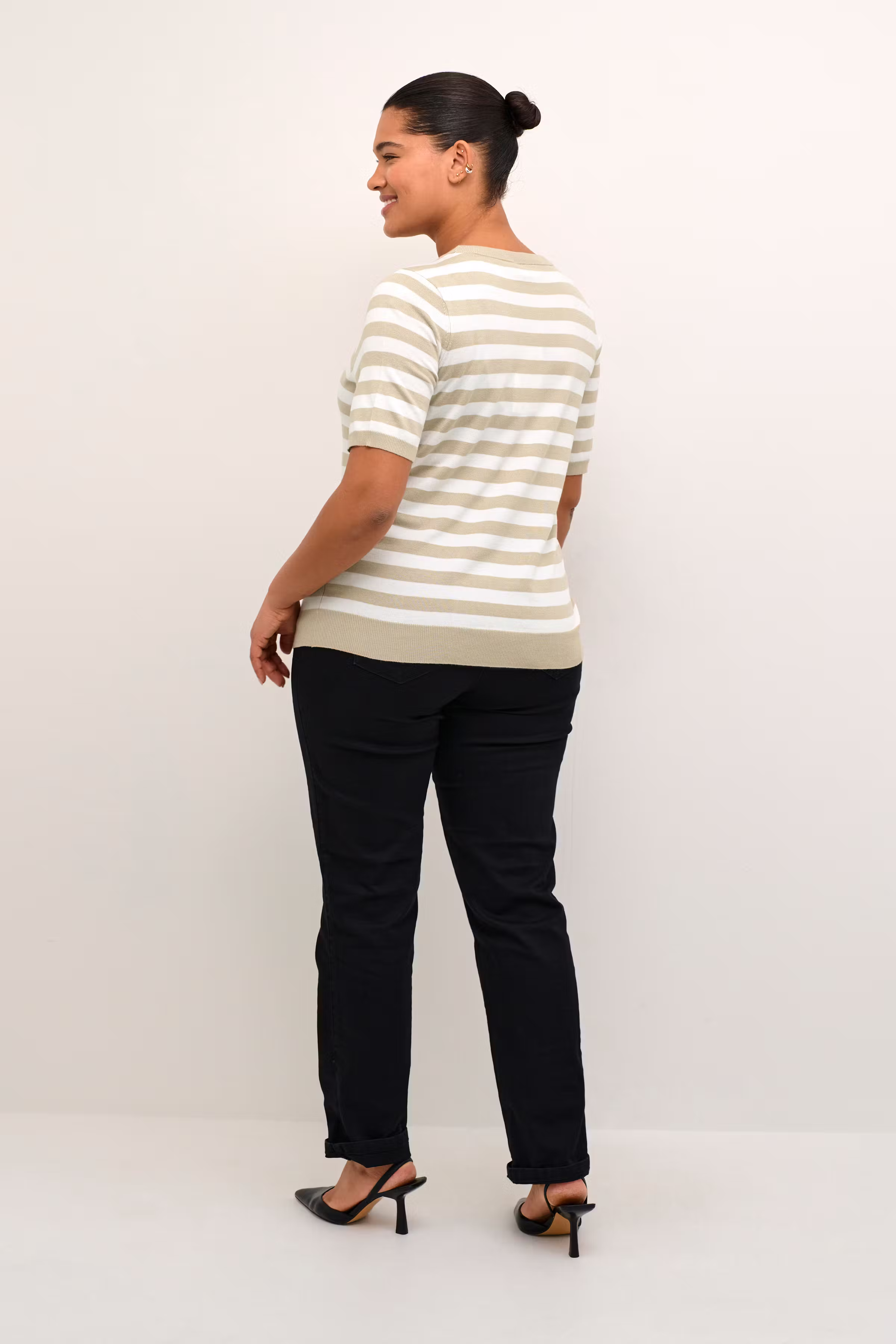 KCmaji Pullover LOOKBOOK BACK 10581442-106257