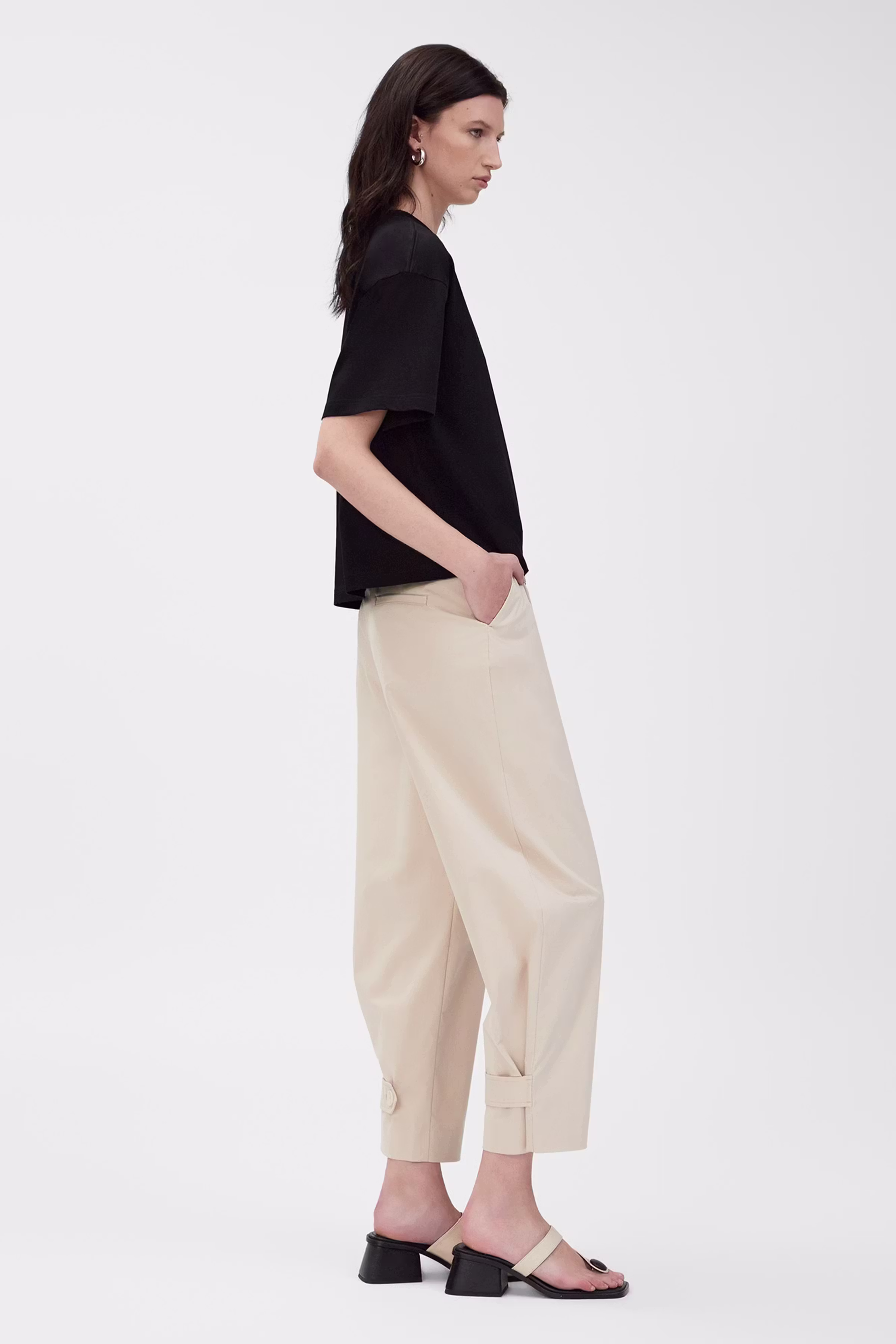 IOKYLA T-shirt LOOKBOOK FRONT 30600477-BK999