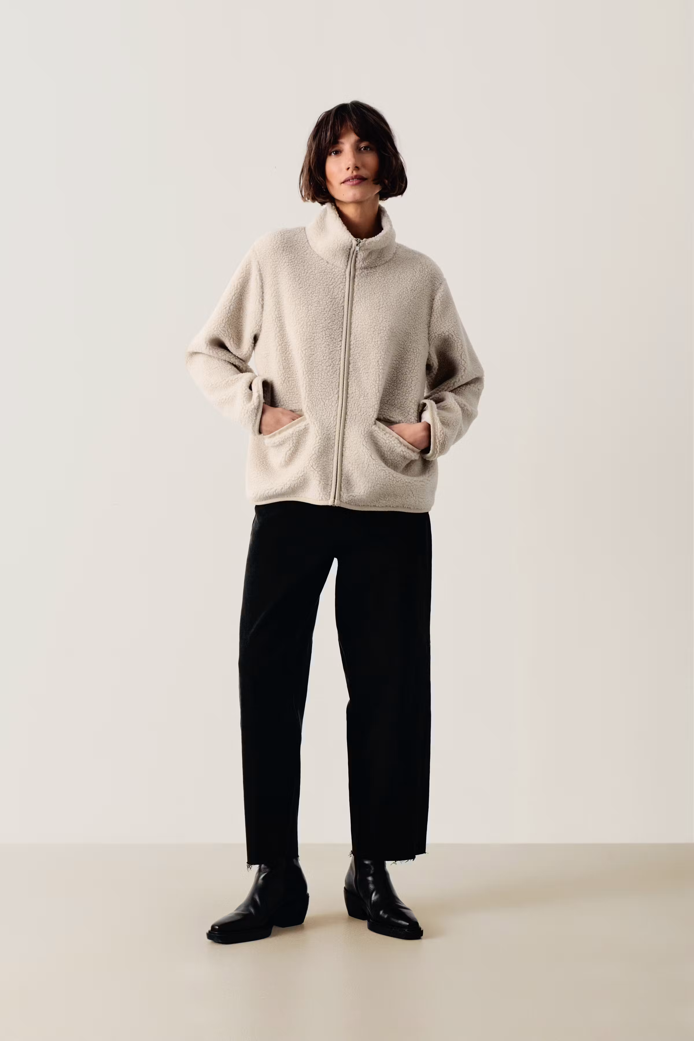 CatharinaPW Yttertøy LOOKBOOK FRONT 30310630-130401