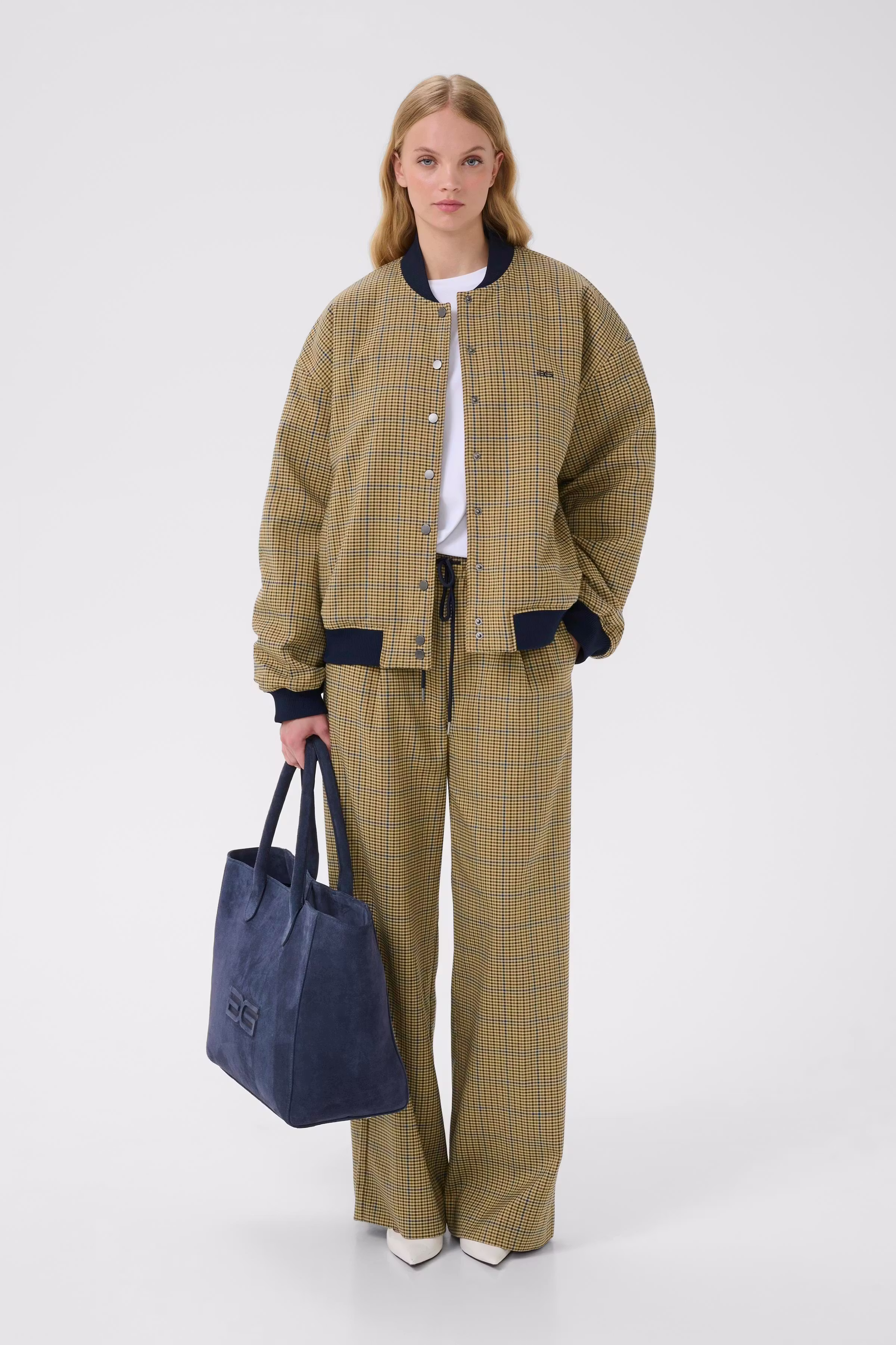 GZchicca Bomberjacka LOOKBOOK FRONT 10910893-108853