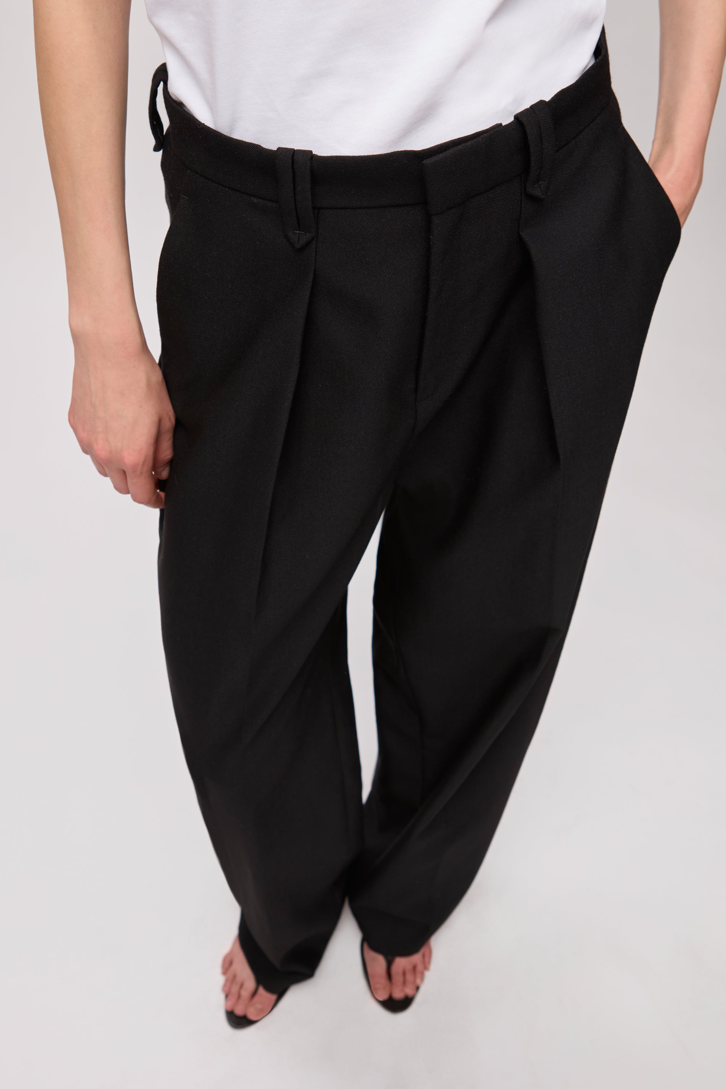 IOPinta Trousers LOOKBOOK FRONT 30600133-BK999