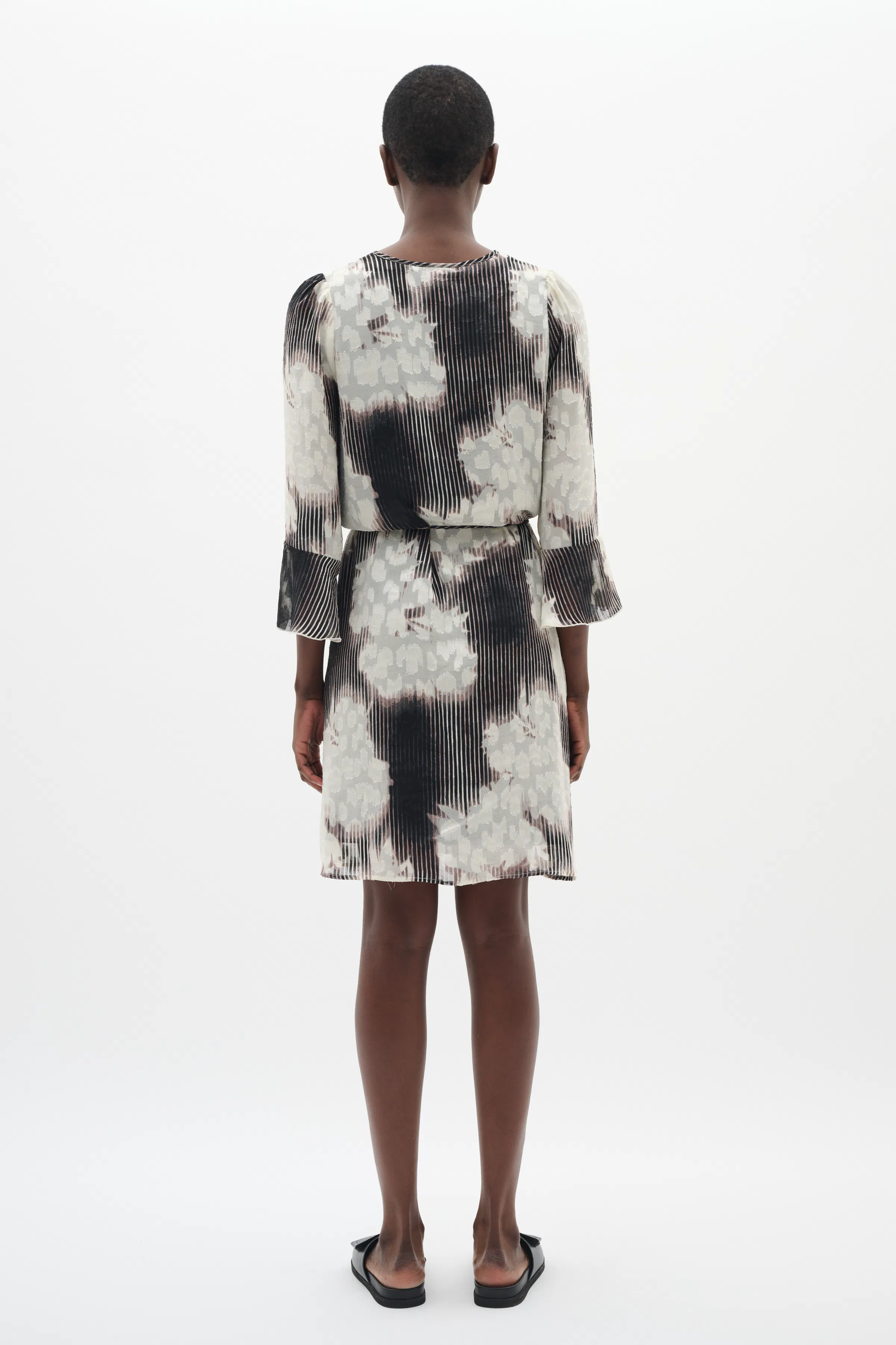 CielleIW Kjole LOOKBOOK BACK 30110262-303573