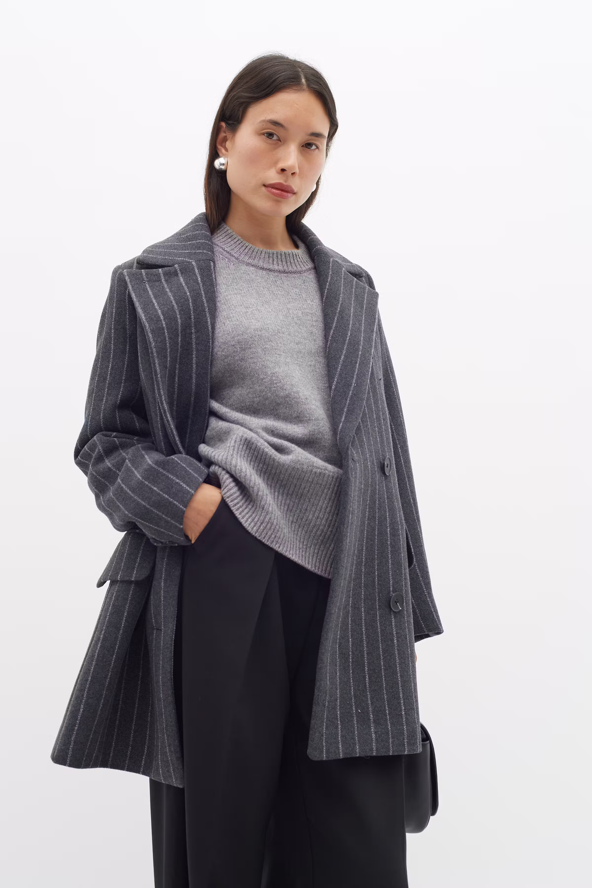 PeytonIW Mantel LOOKBOOK FRONT 30108496-302195