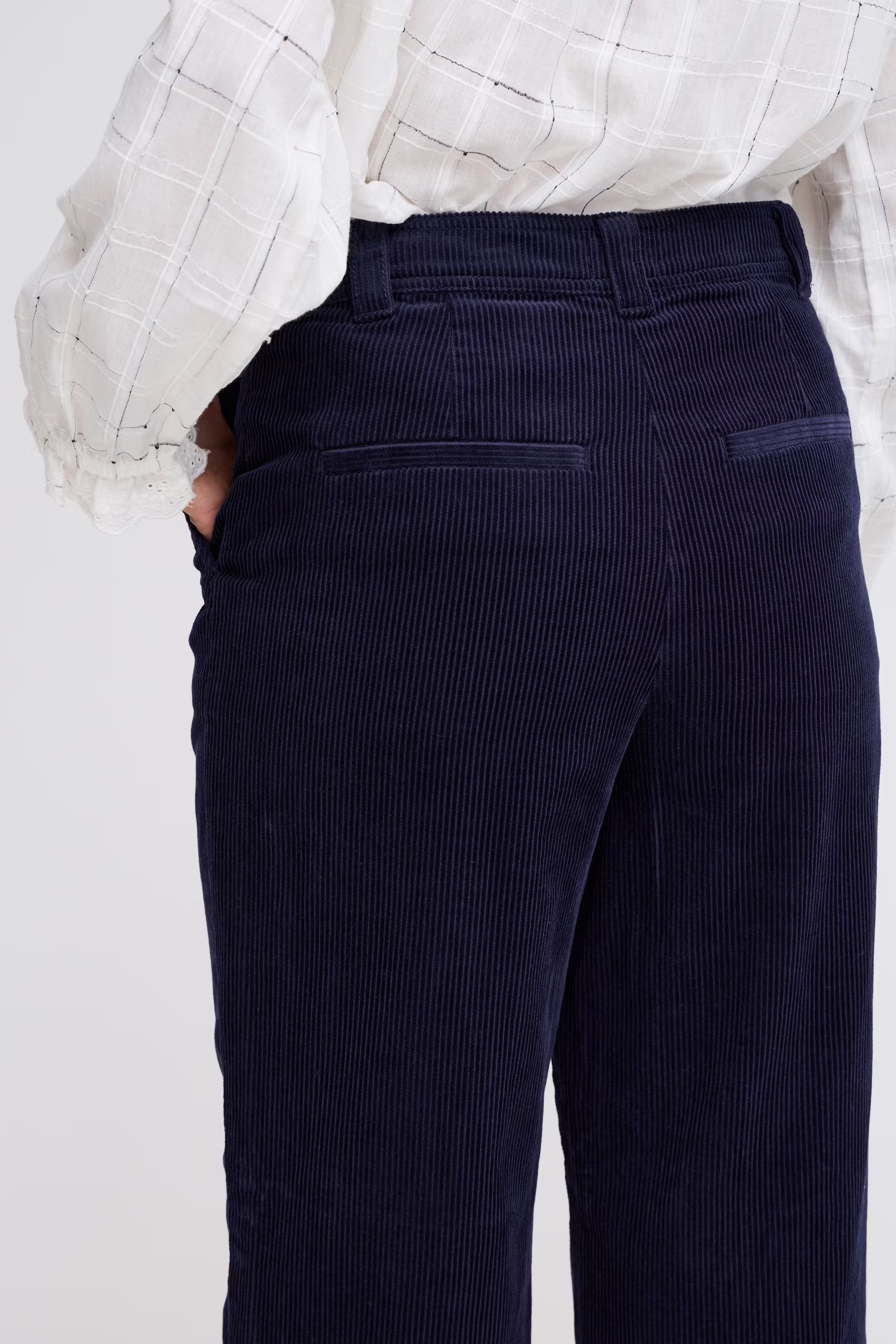 IRROSETTE Trousers LOOKBOOK DETAIL 20123081-193831