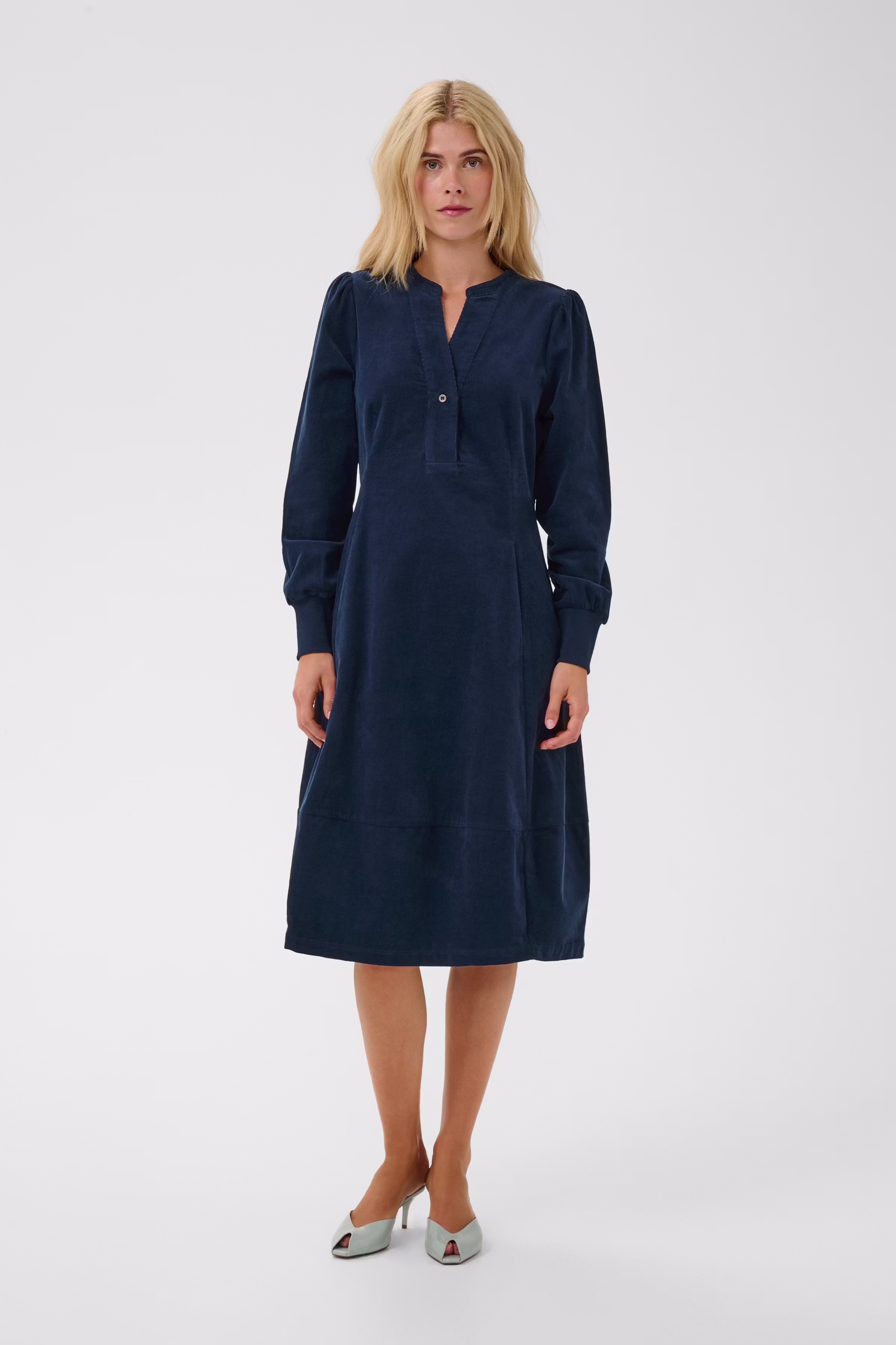 CUrhaena Kjole LOOKBOOK FRONT 50112618-194024