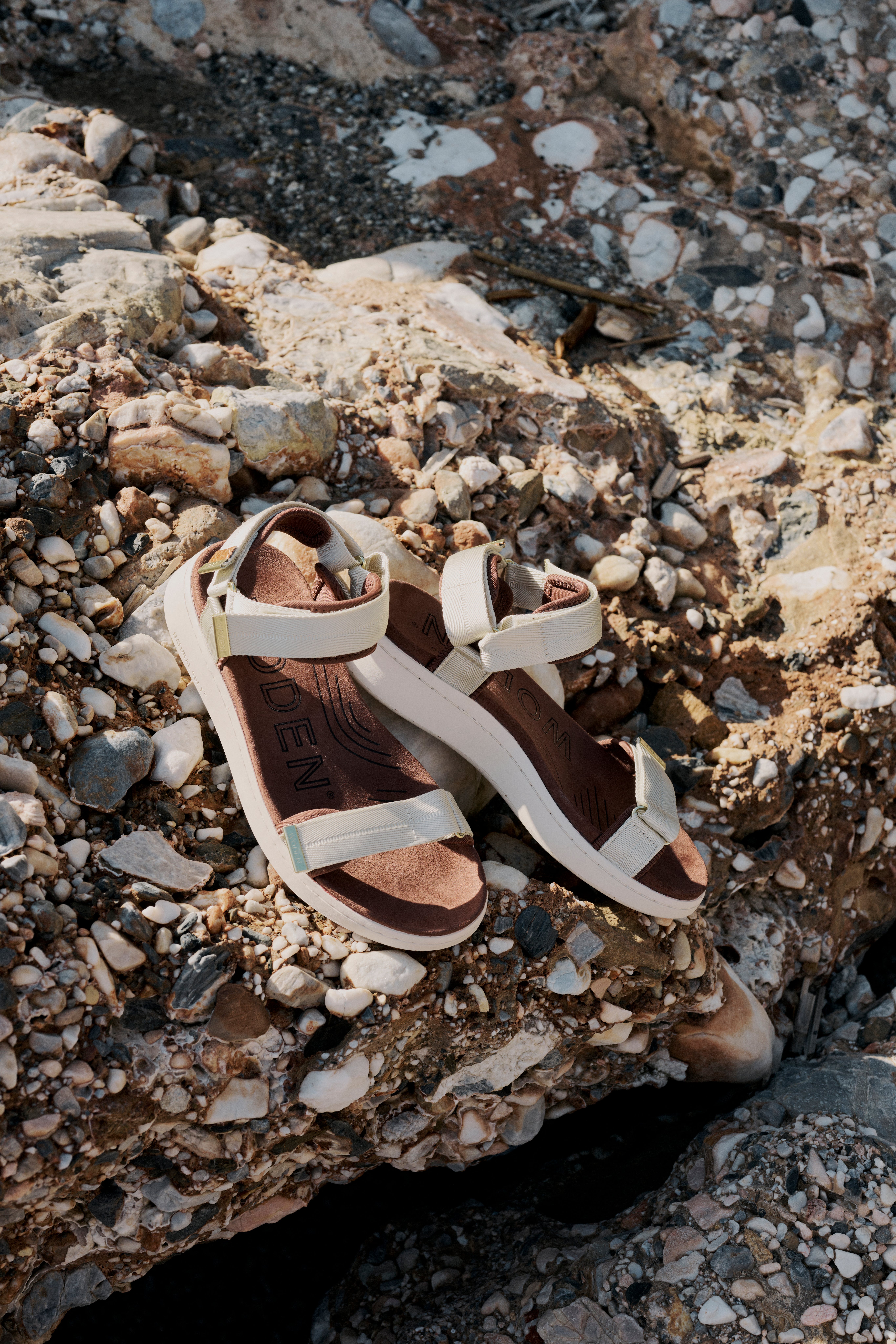 Line Sandal LOCATION NONE 40550696-400610