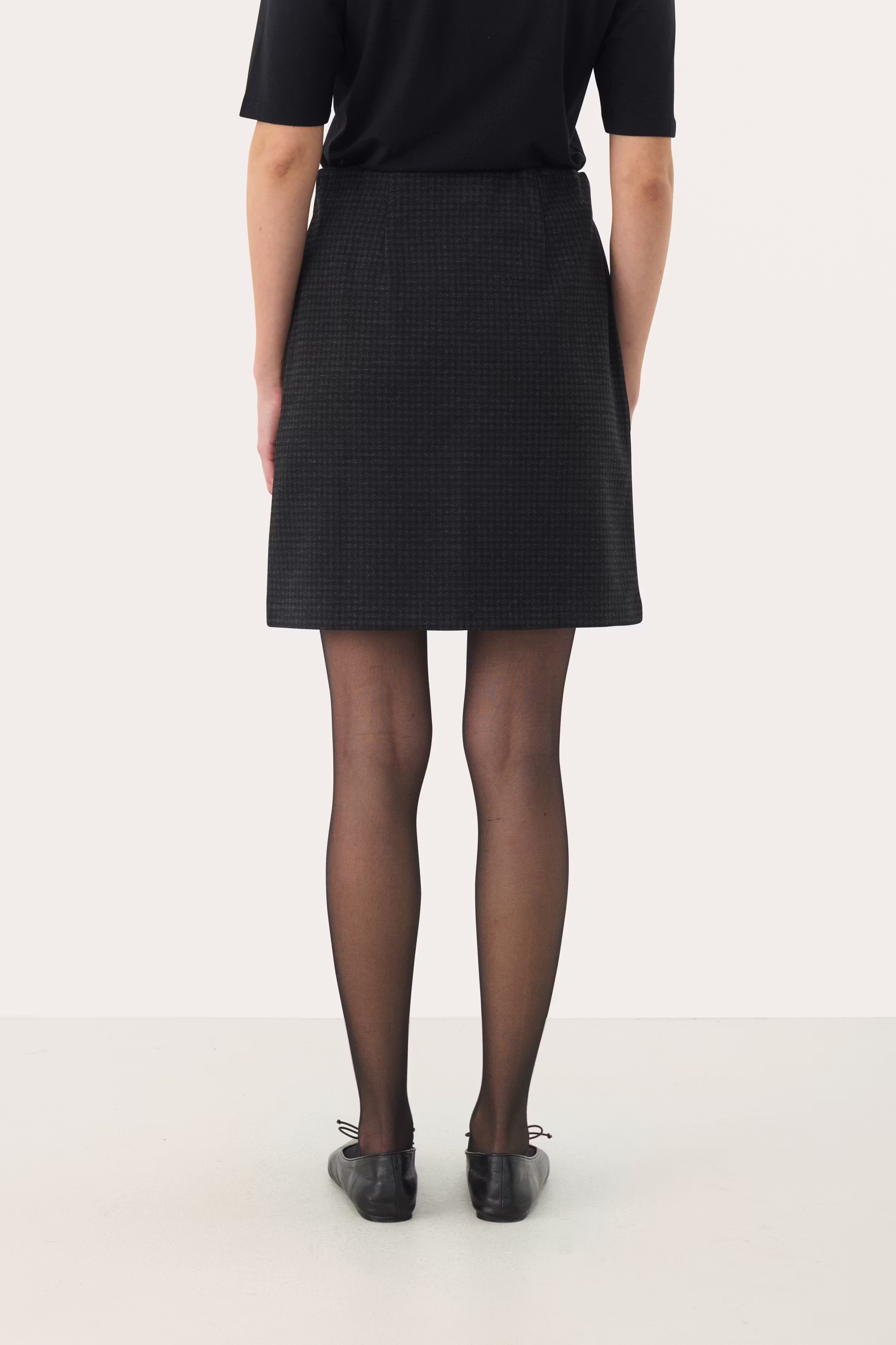 CorinnePW Skirt LOOKBOOK BACK 30308005-301696