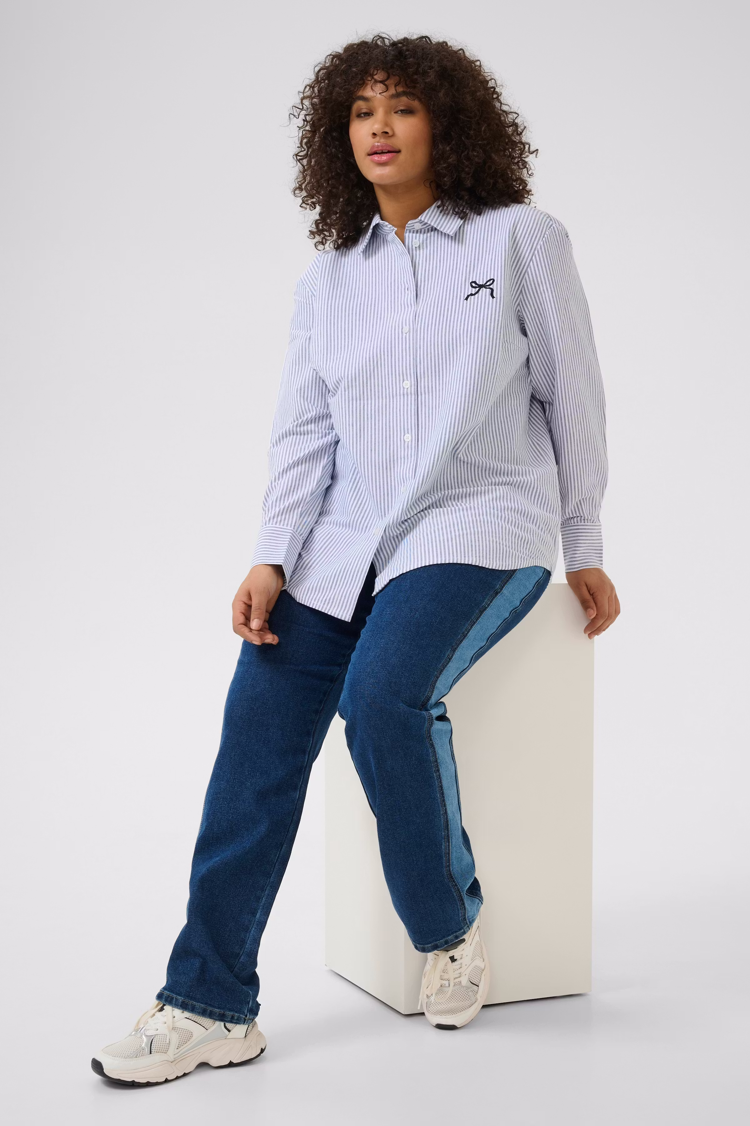 KCsandria Straight Jeans LOCATION NONE 10583532-102272