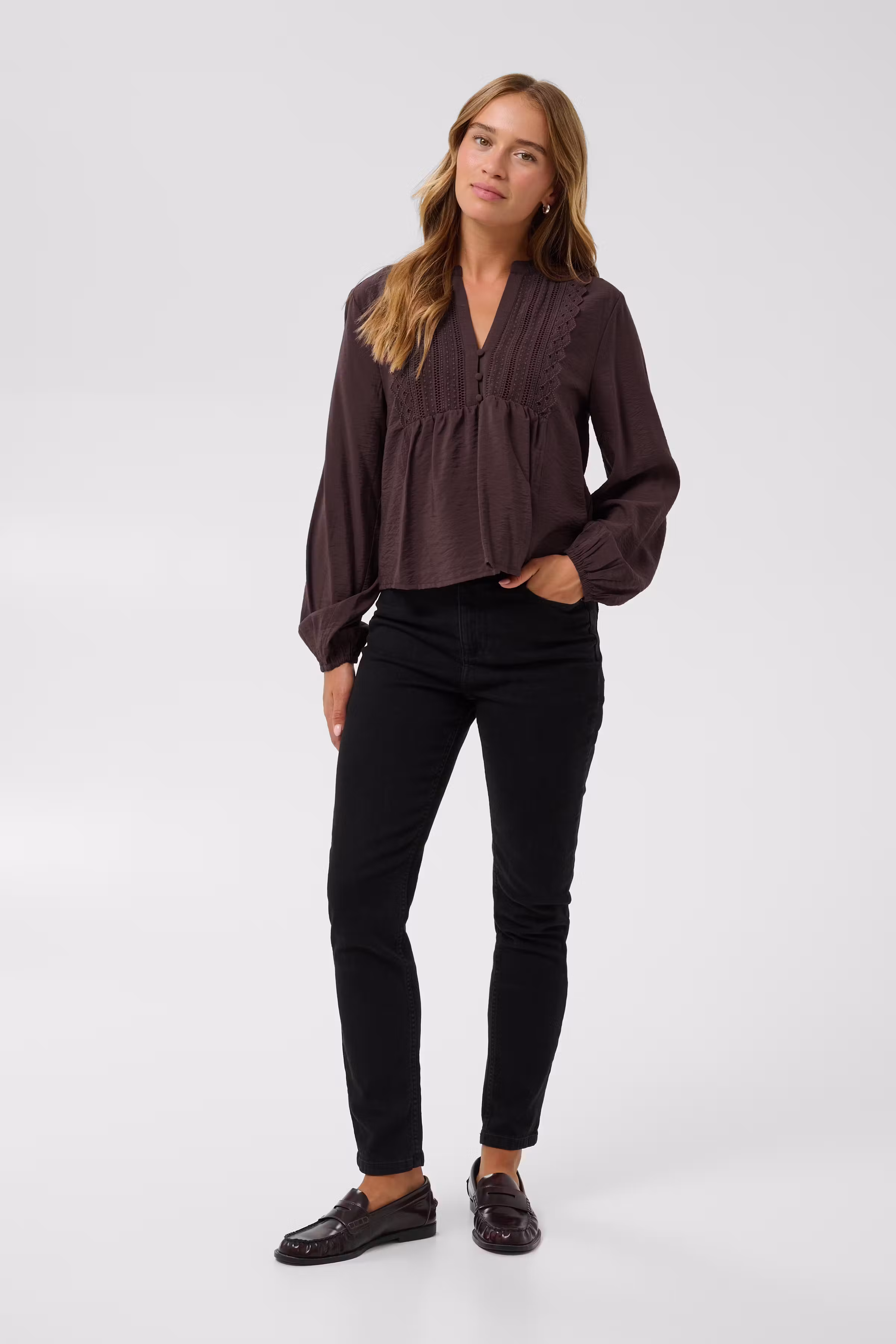 KAgalina Blouse LOOKBOOK FRONT 10512202-191619