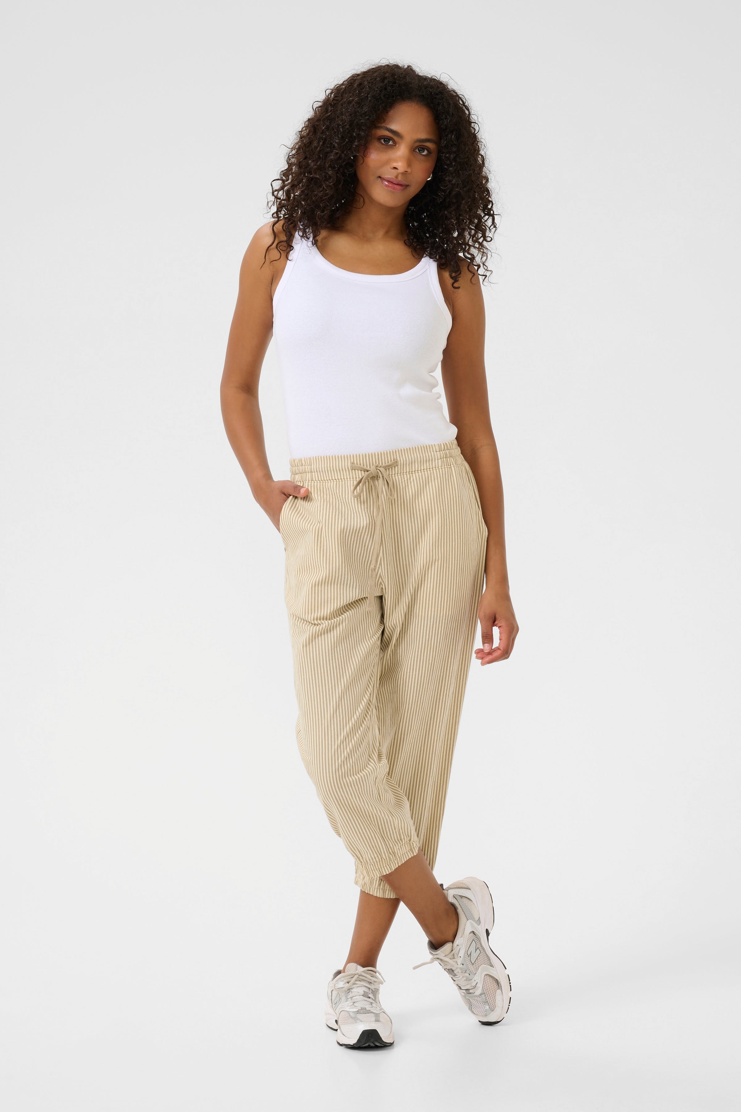 KAnaya Trousers LOOKBOOK FRONT 10509010-107706